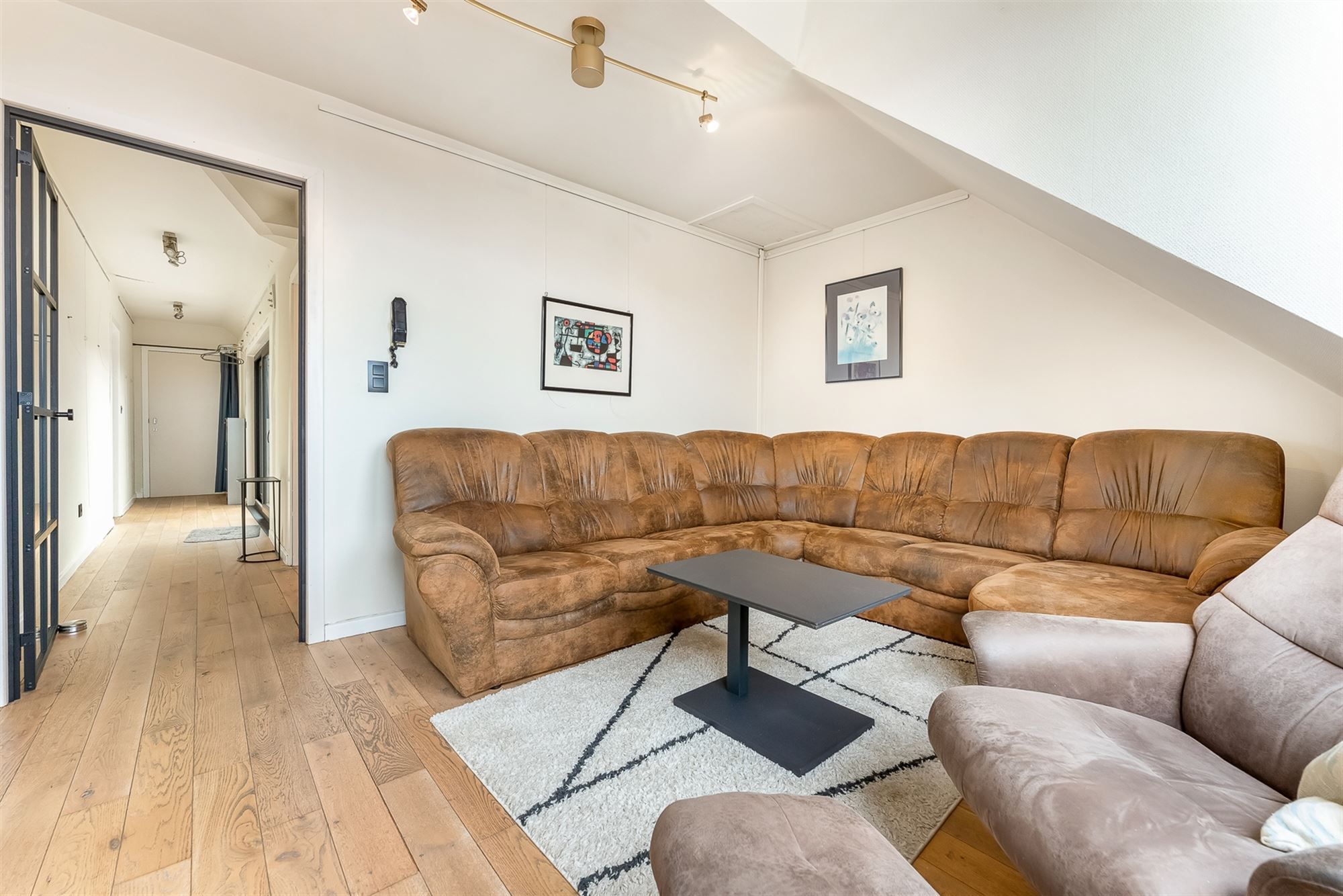 INSTAPKLAAR APPARTEMENT MET RUIM ZONNETERRAS PAL IN CENTRUM BALEN foto 5