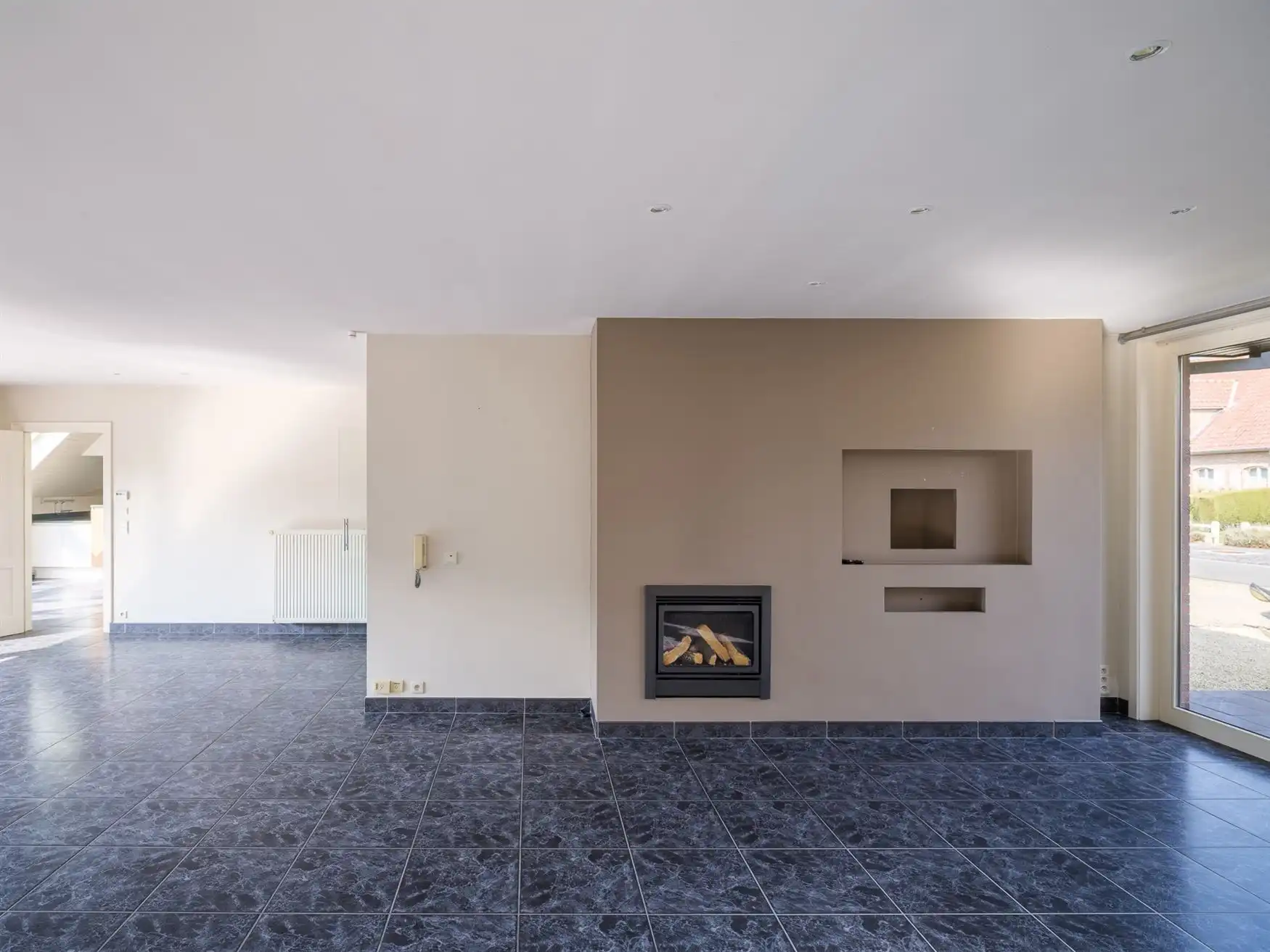 Lichtrijke gezinswoning van 266 m² in Deinze foto 3