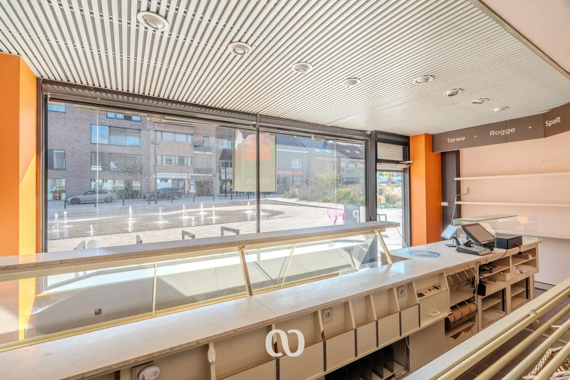 Handelspand met woonst en mogelijkheden in centrum Gavere foto 2