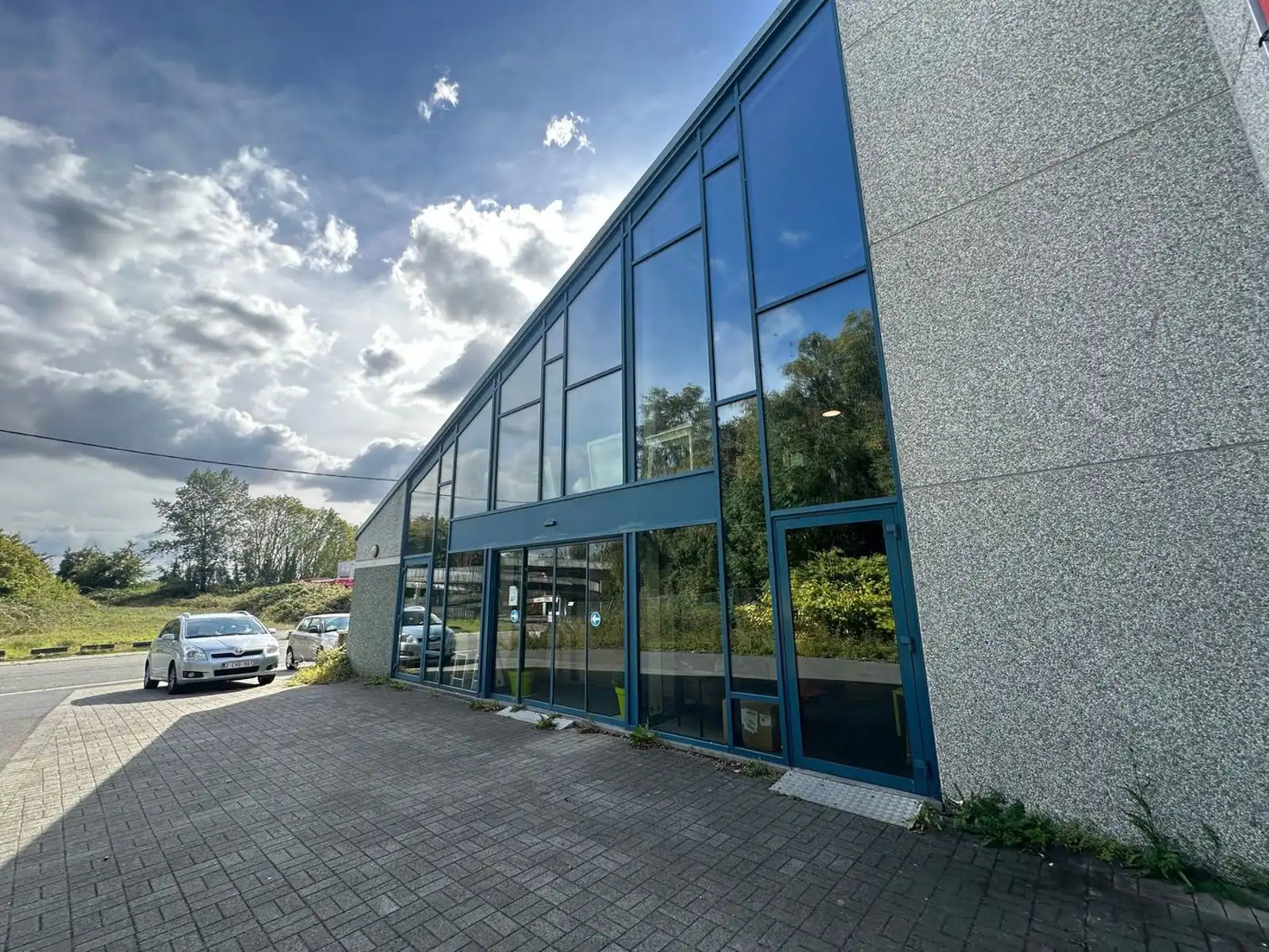 Handelspand 1.400 m² te huur in Moeskroen foto 10