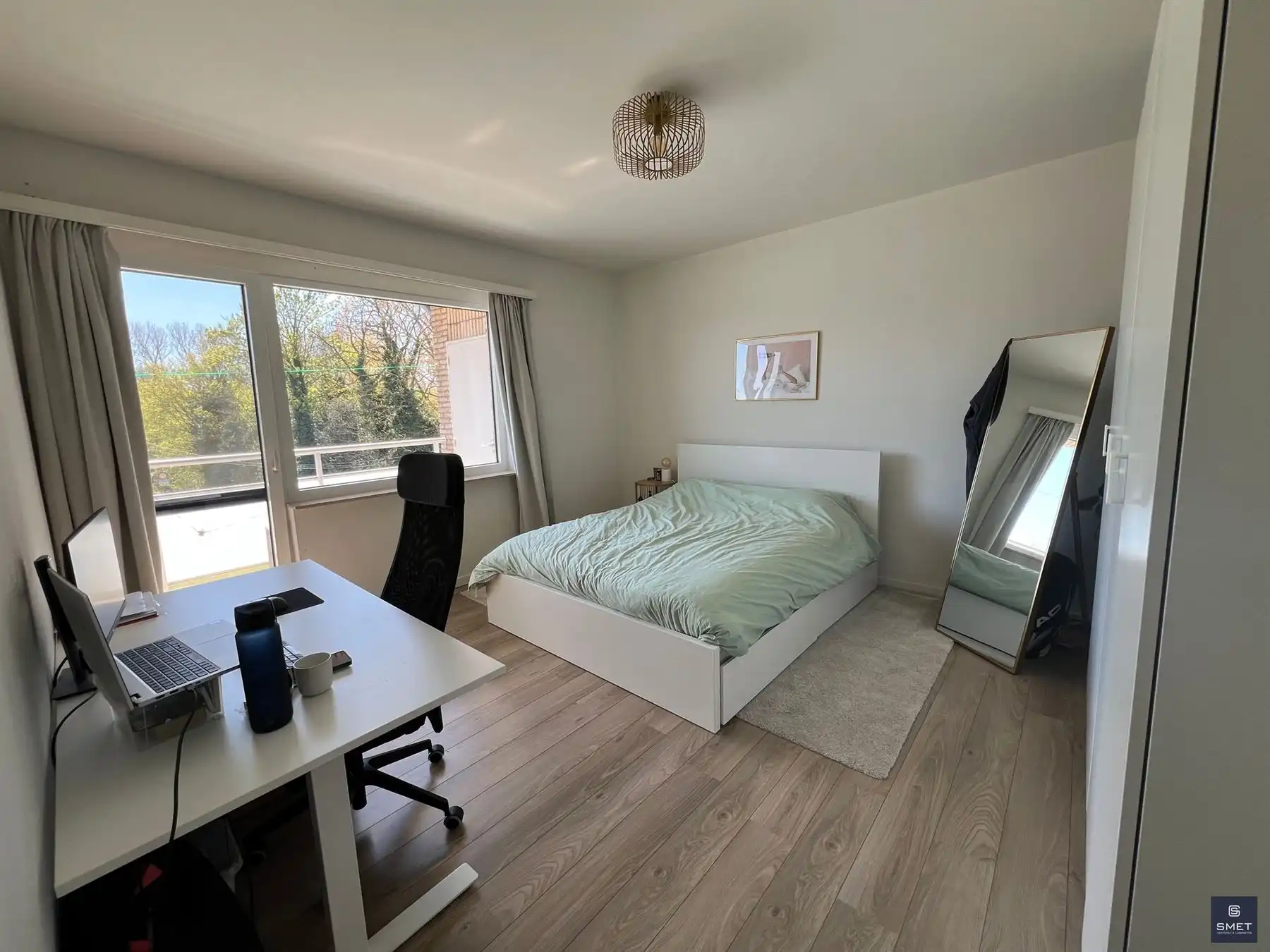 Gerenoveerd appt met 2 slpks, terras en garage foto 19