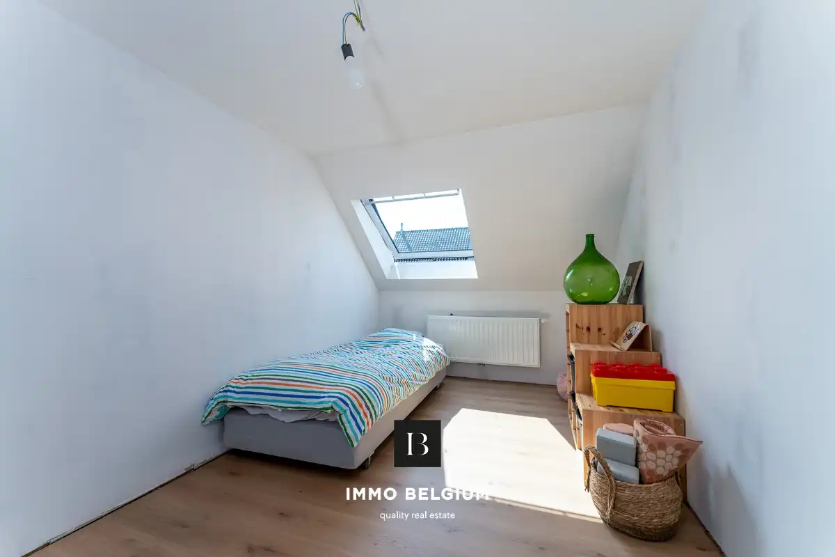 Ruime gerenoveerde woning met 4 slaapkamers in het centrum foto 14