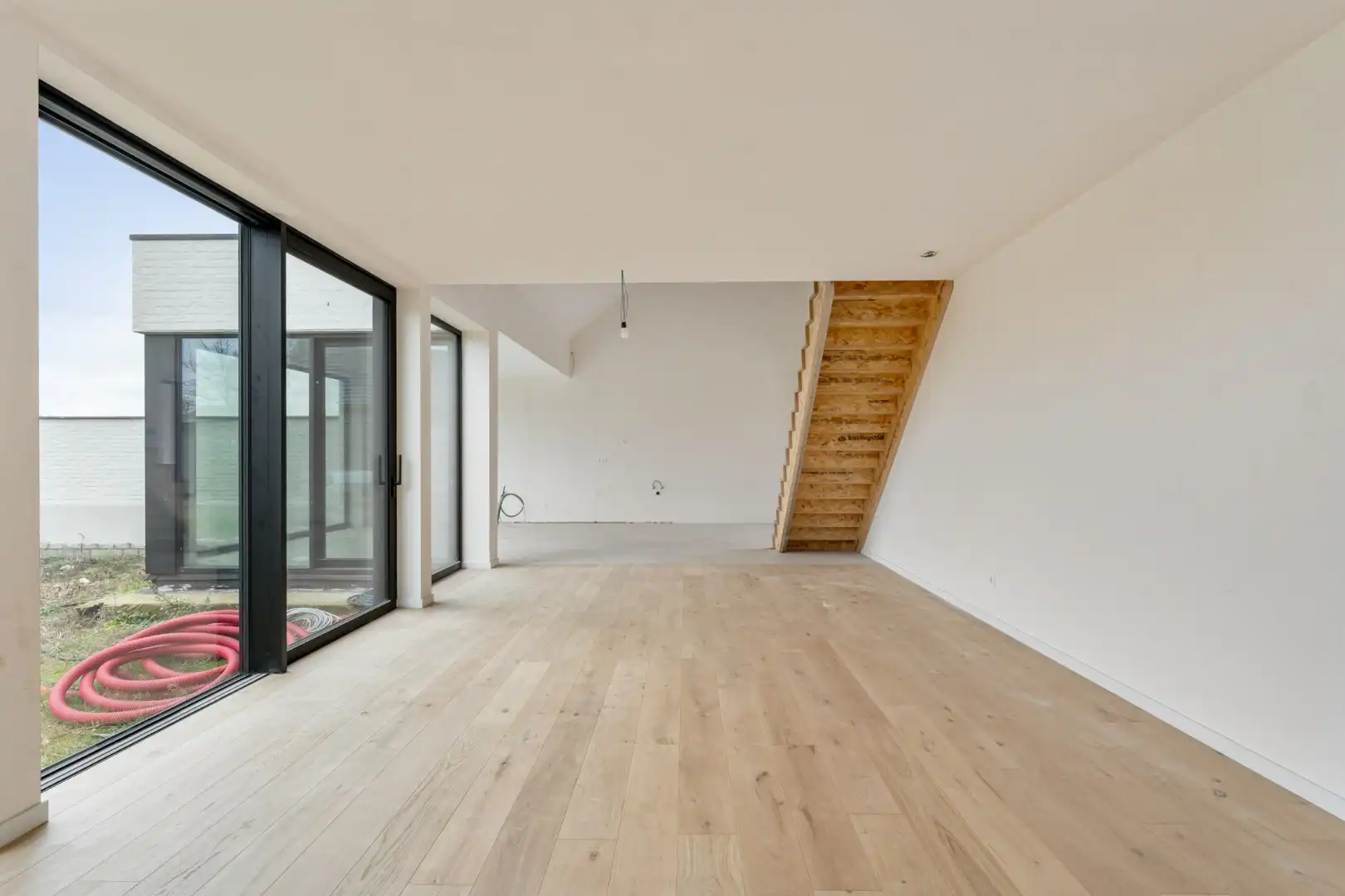 Exclusieve halfvrijstaande woning te koop na transformatie van bestaande hoeve naar 2 BEN-woningen!  foto 15