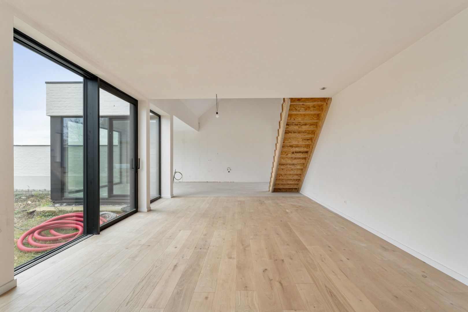 Exclusieve halfvrijstaande woning te koop na transformatie van bestaande hoeve naar 2 BEN-woningen!  foto 15