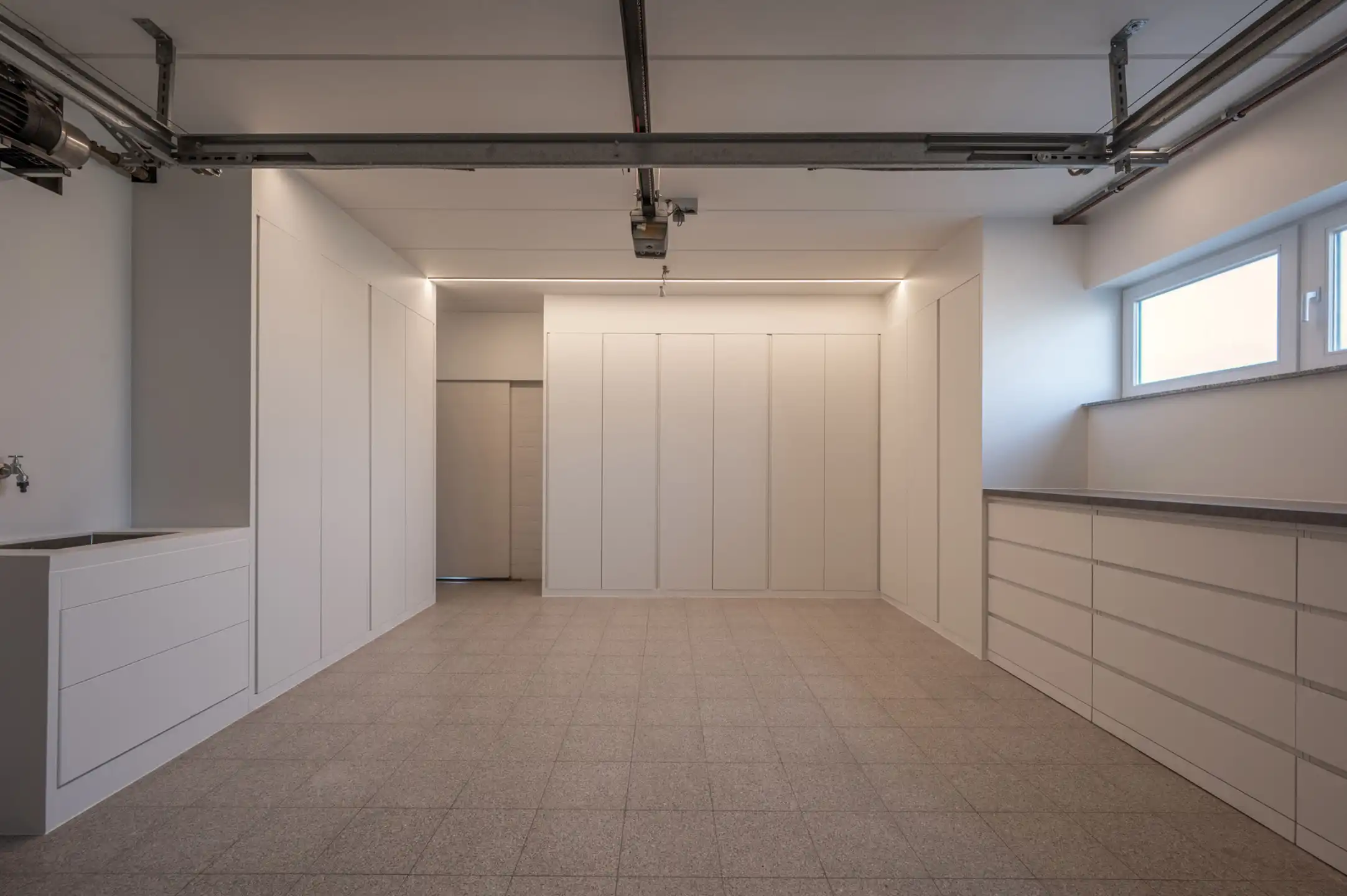 Tijdloze villa met buitenzwembad en exclusief poolhouse foto 28