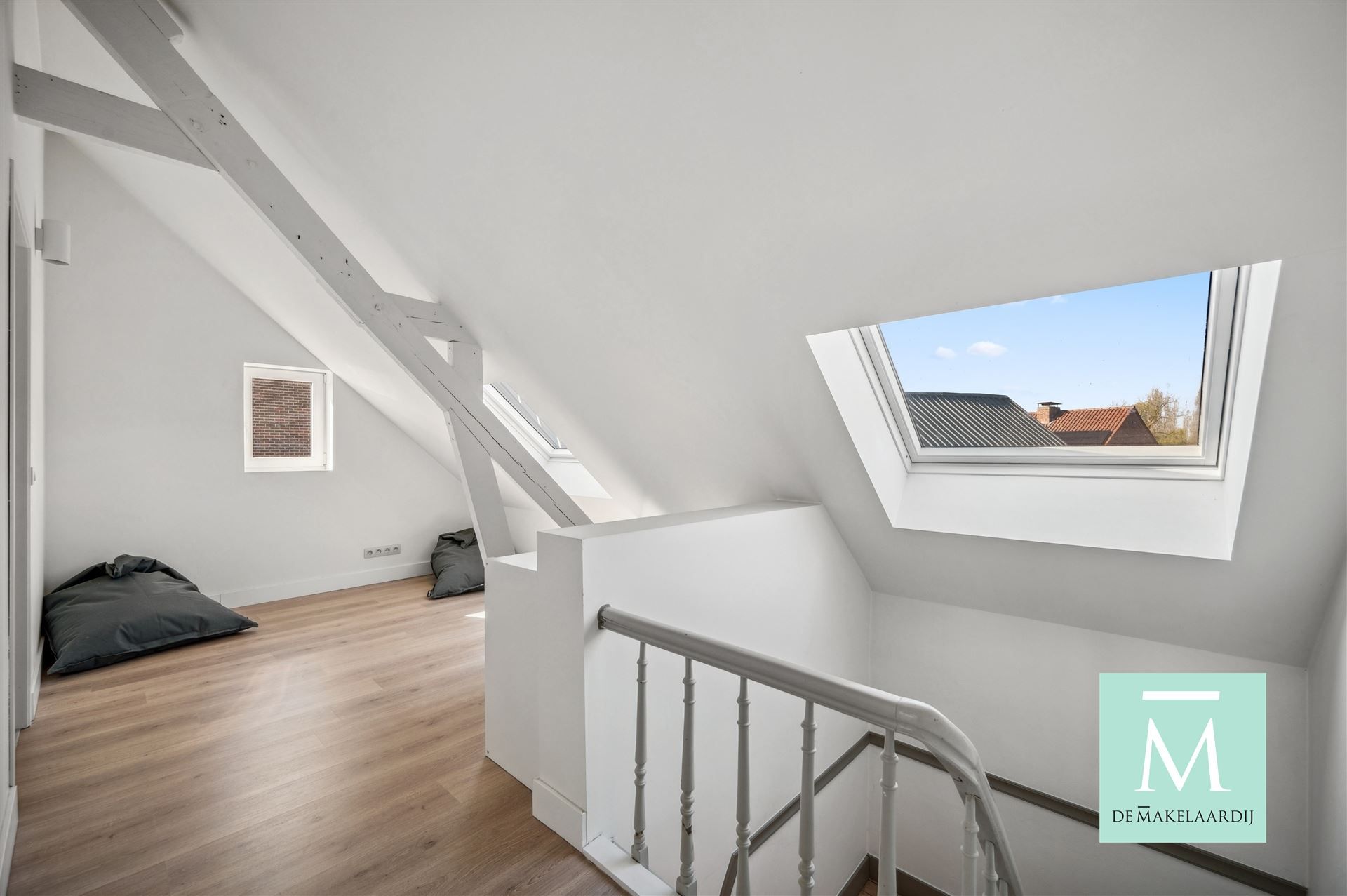 Zeer ruime en charmante woning met fijne tuin en ruime garage foto 22