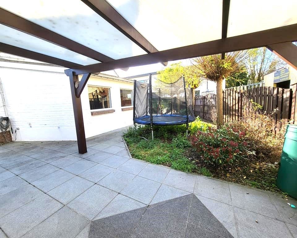 Gerenoveerde bungalow in Eppegem. foto 25