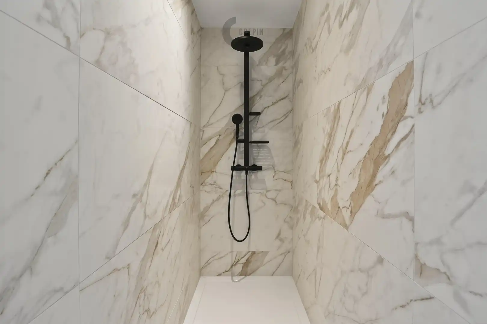 Luxueus gerenoveerd & ruim appartement (107 m2) foto 15