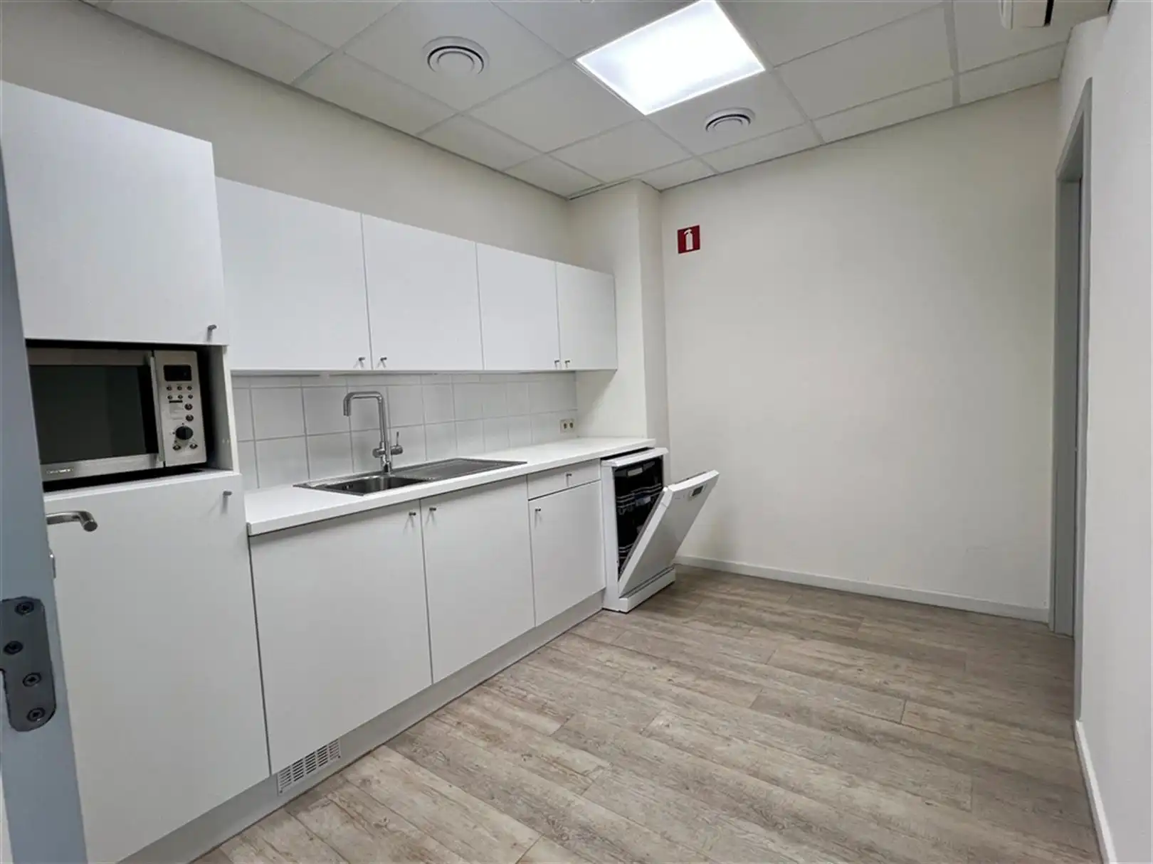 Kantoren op uitstekend bereikbare ligging  foto 8