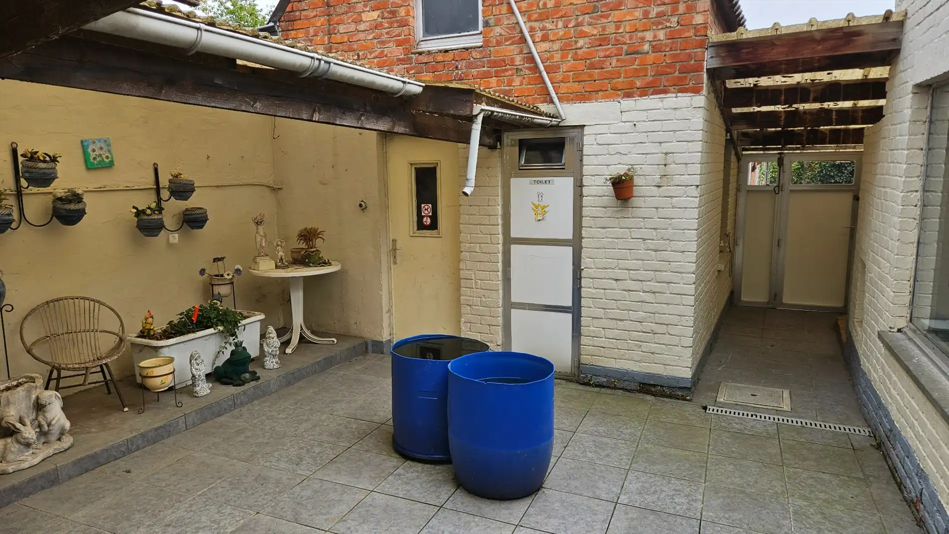 Ruime en stevige op te frissen woning met 4 slk, garage en tuin (met bijgebouw)  foto 8