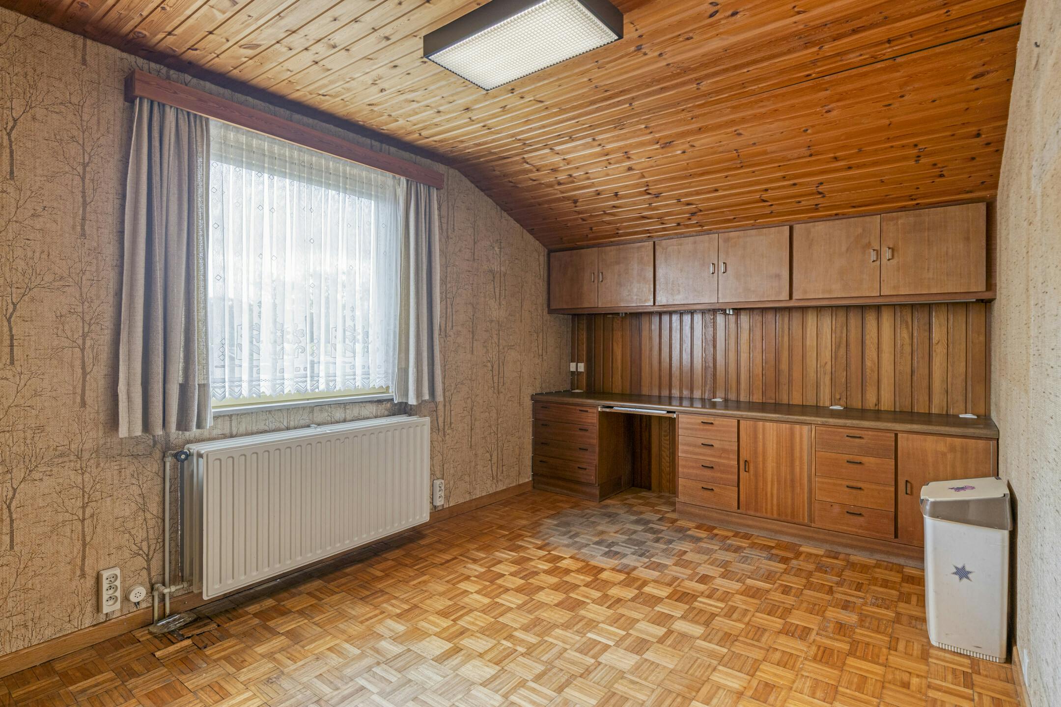 Woning met 4 slaapkamers, tuin en garage te Veurne op 521m². foto 5