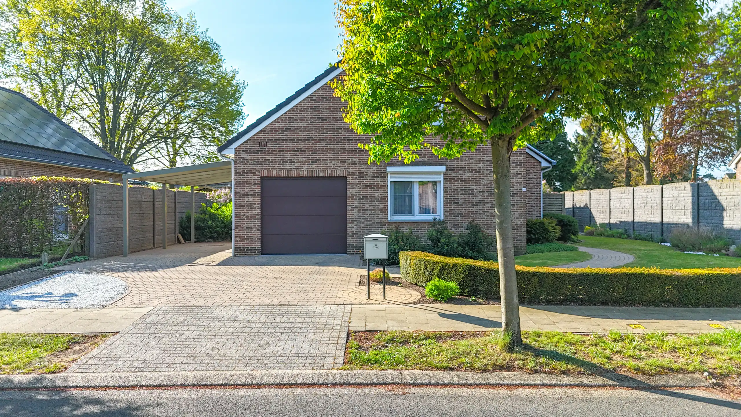 Instapklare woning met 3slpks, tuin, airco en zonnepanelen! foto 30