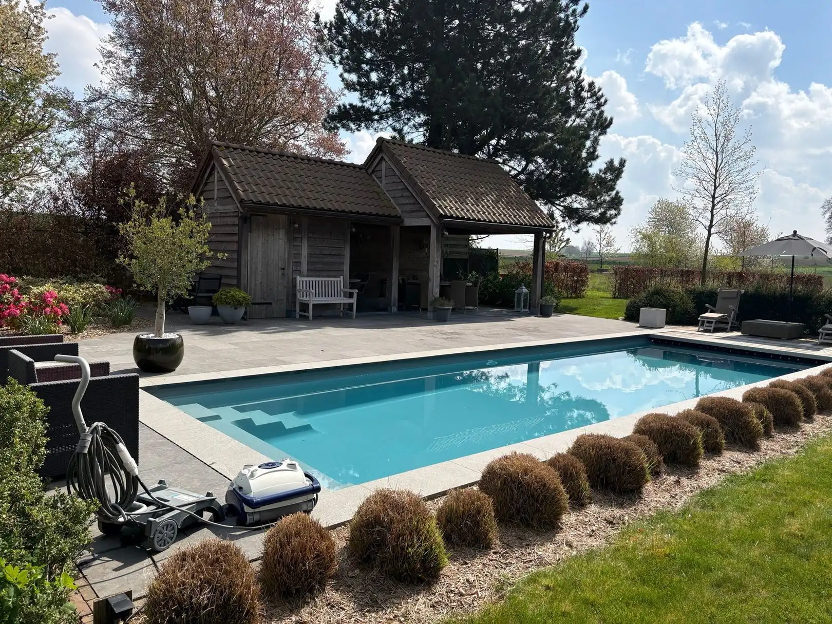 Karaktervolle woning met 4 slpks, 2 bdks, zwembad, 39a 17ca foto 5