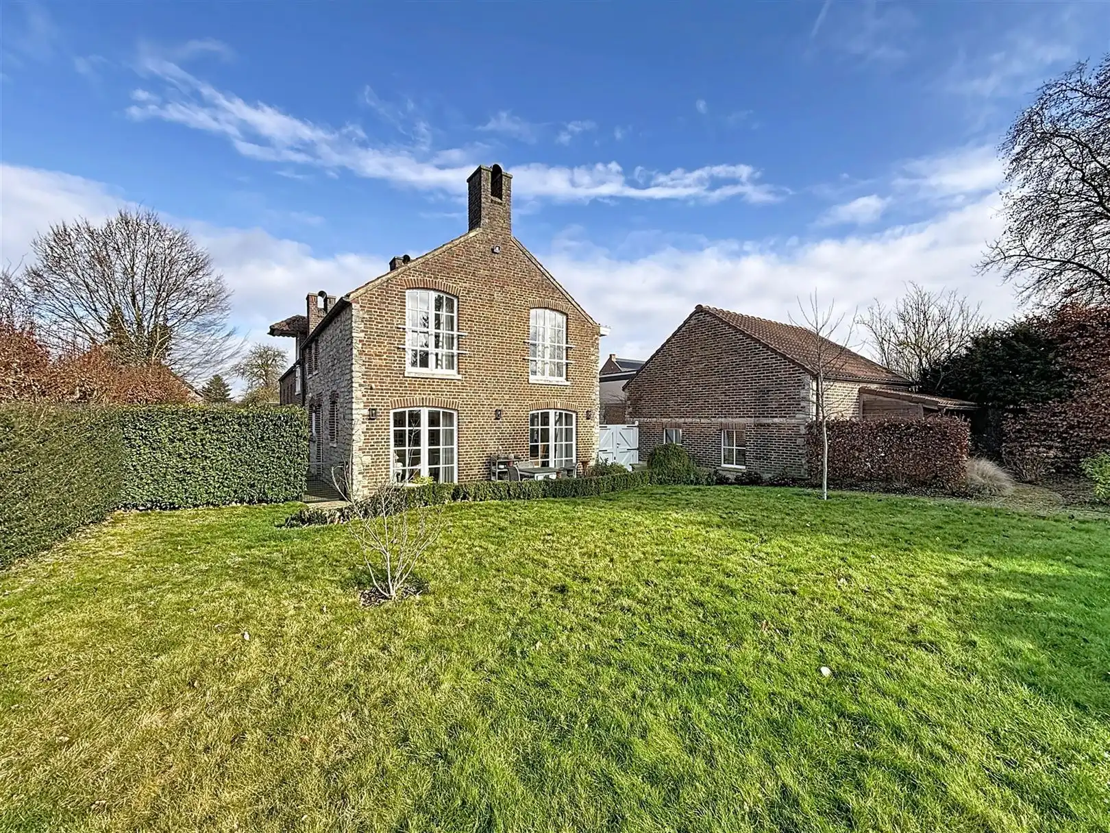 Karaktervolle woning met 4 slpks, 2 bdks, zwembad, 39a 17ca foto 5