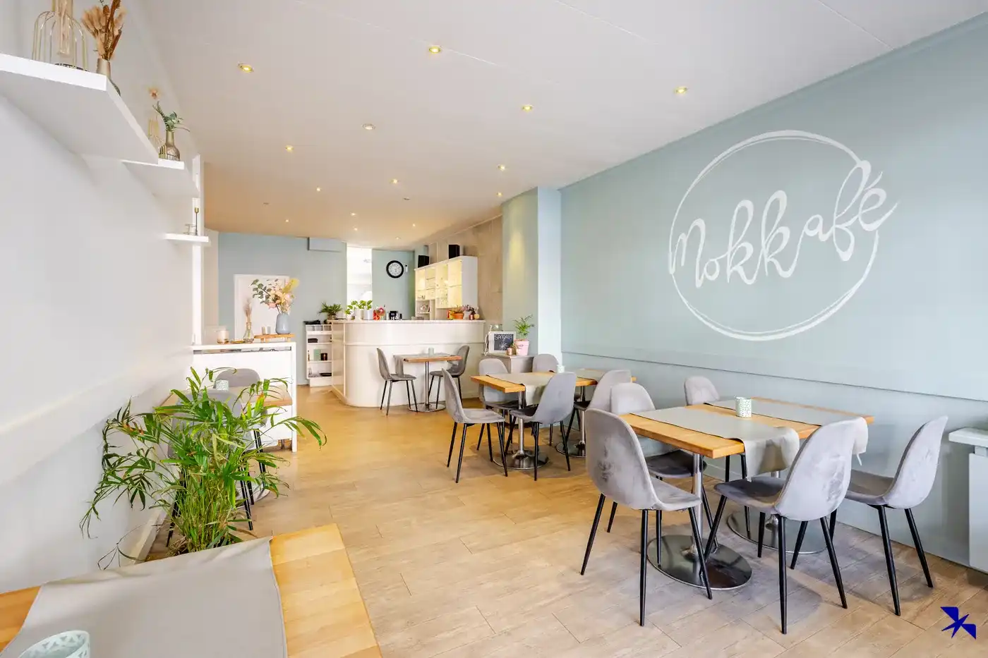 Gebouw voor gemengd gebruik: handelsruimte met 2 appartementen foto 2