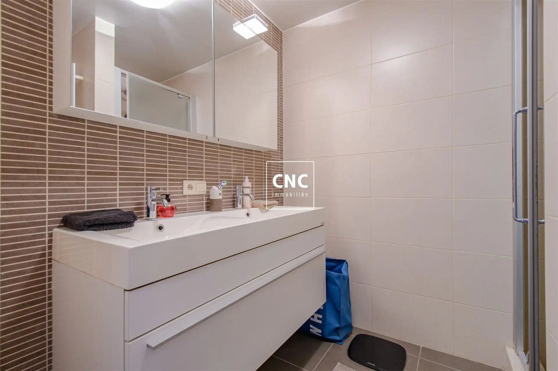 Mooi afgewerkt appartement op de Lippenslaan te Knokke te huur VOOR KORTE PERIODE  foto 11