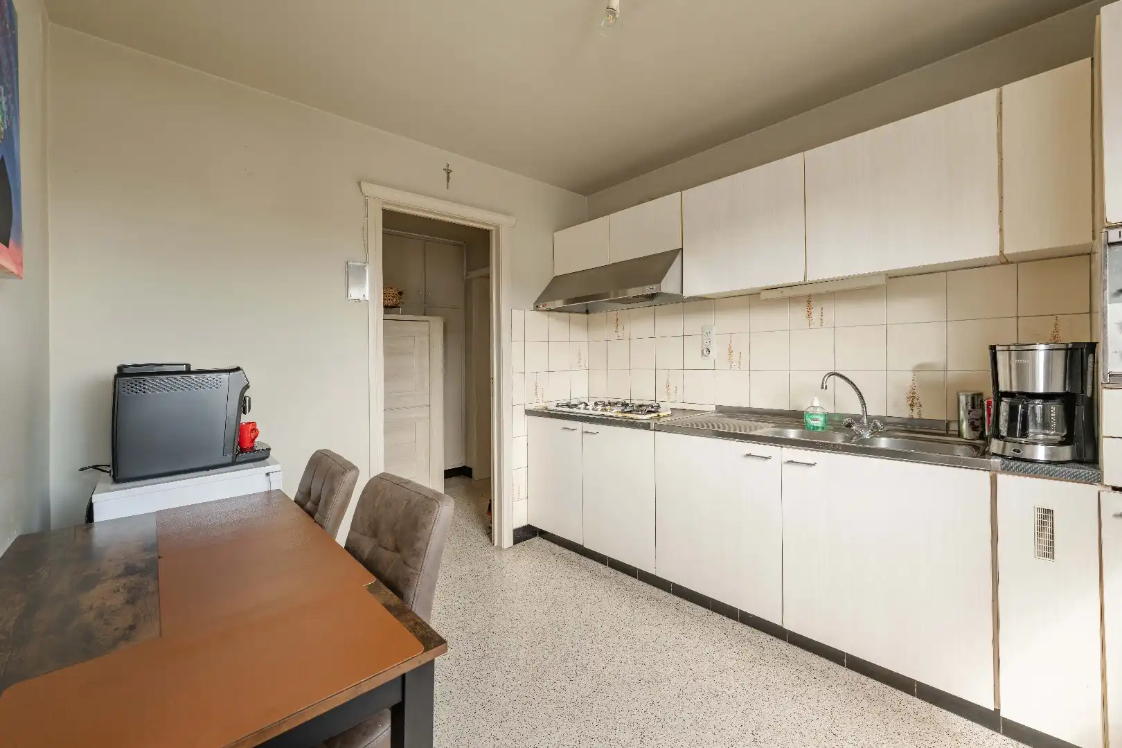 RUSTIG GELEGEN WONING MET POTENTIEEL TE IEPER  foto 5