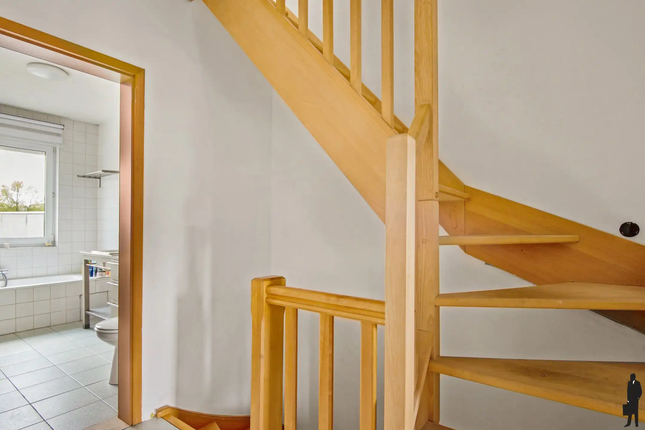 Welgelegen riante instapklare woning met 4 slaapkamers foto 23