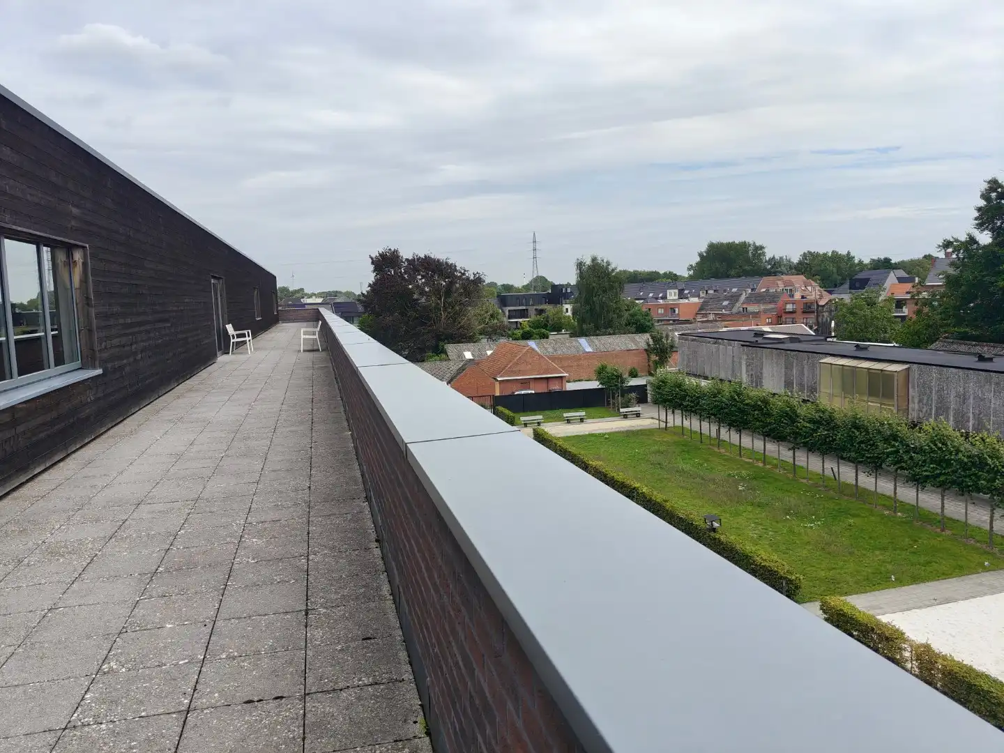 Leuke service flat met 2 SLPKS en terras in het hartje van Mol! foto 17