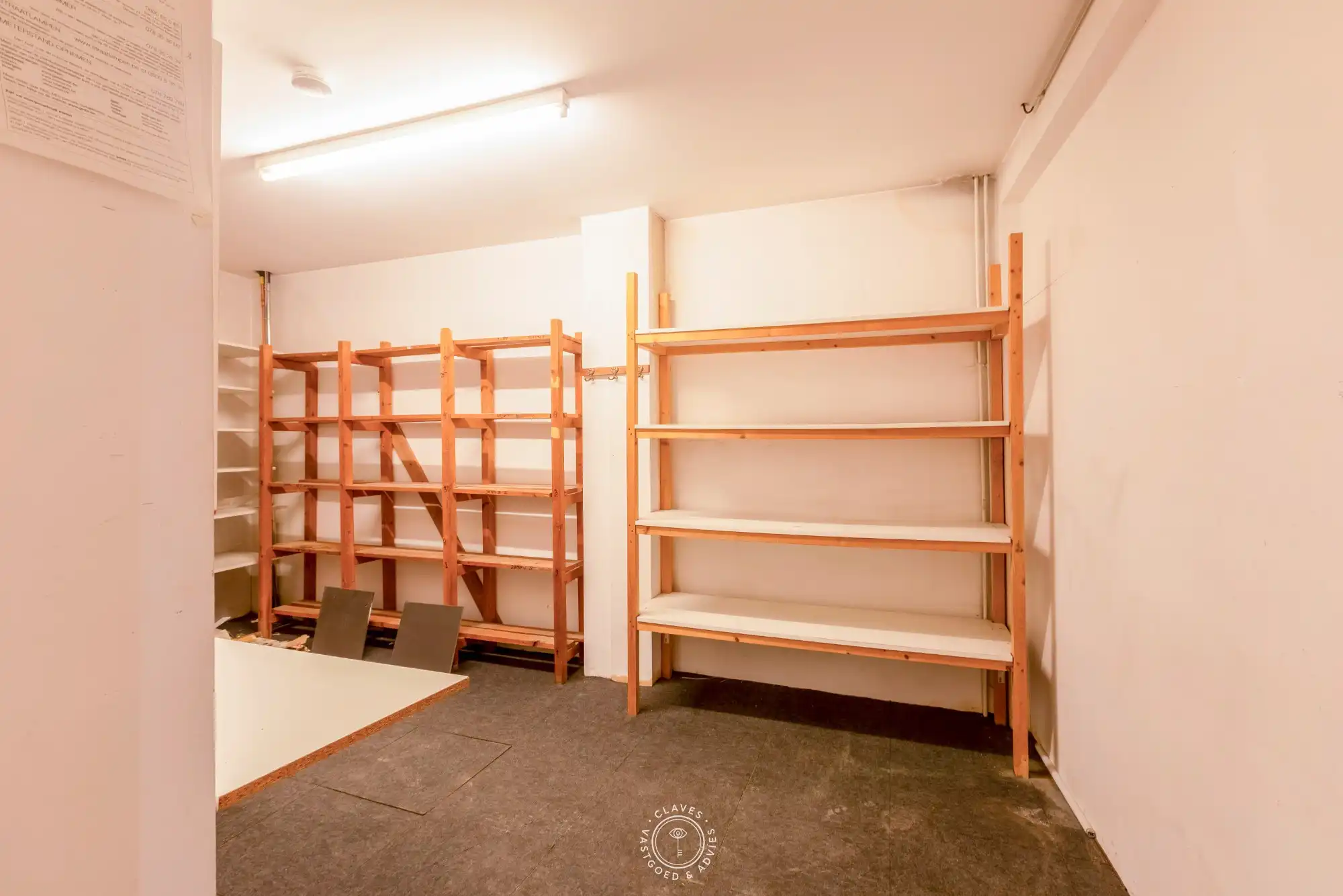 Centraal gelegen handelspand / kantoor met zicht op de Grote Markt foto 10