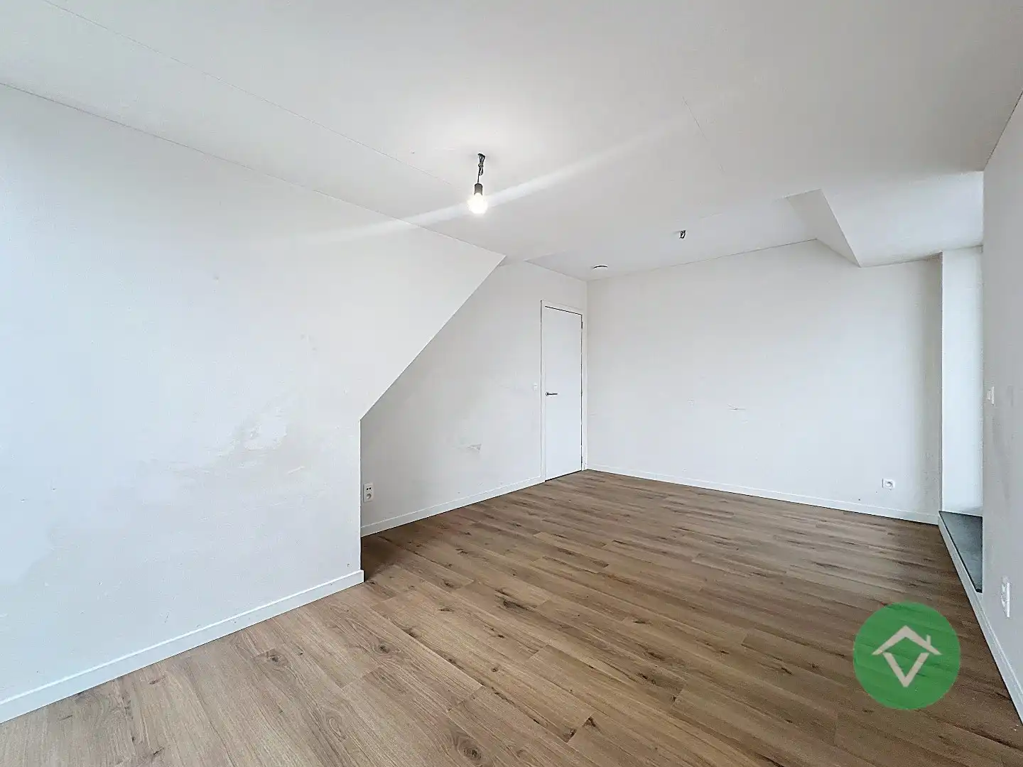 Nieuwbouwappartement met 2 slaapkamers en 2 terrassen in centrum Koekelare  foto 24