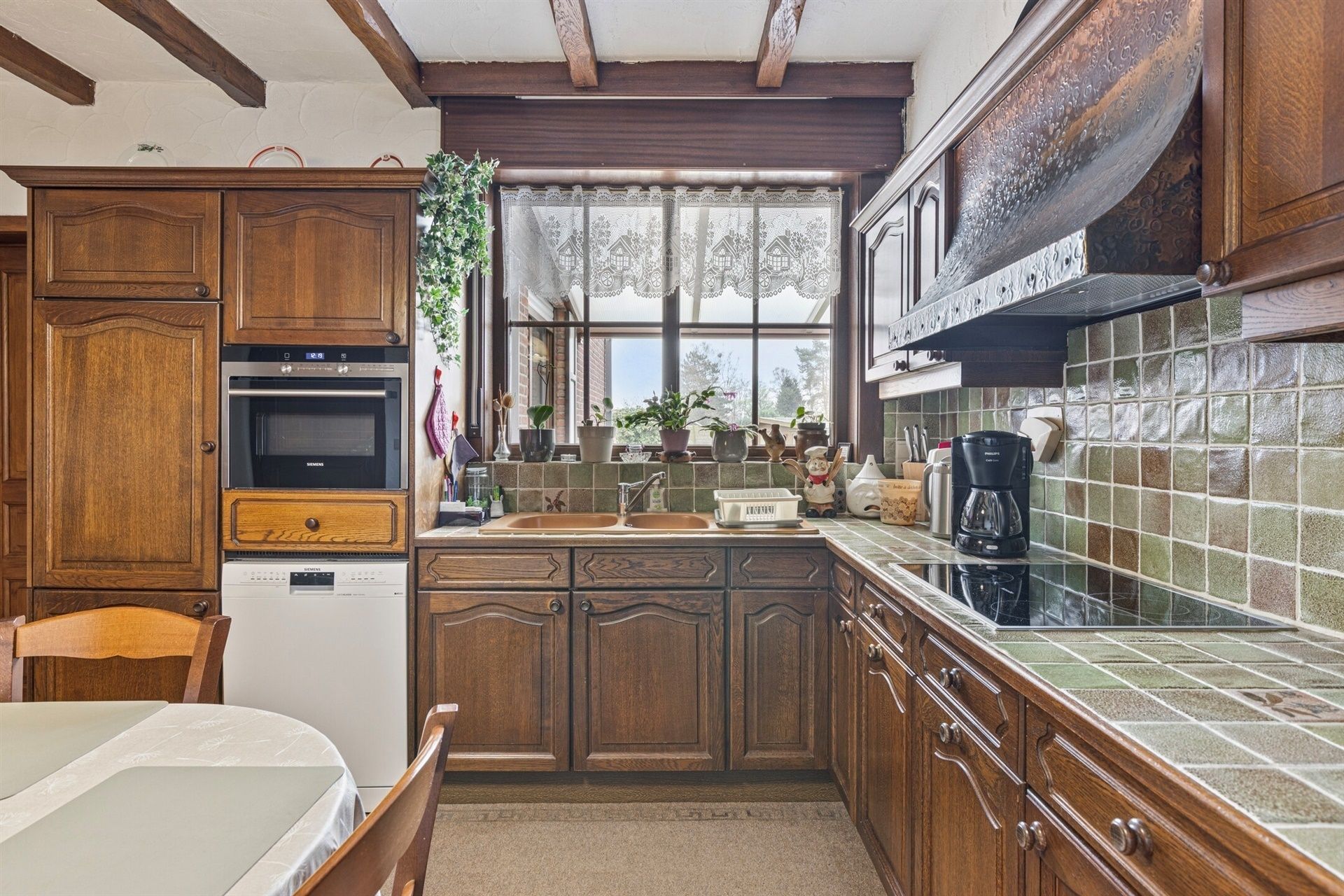 Rustig gelegen landhuis met 6 kamers foto 7