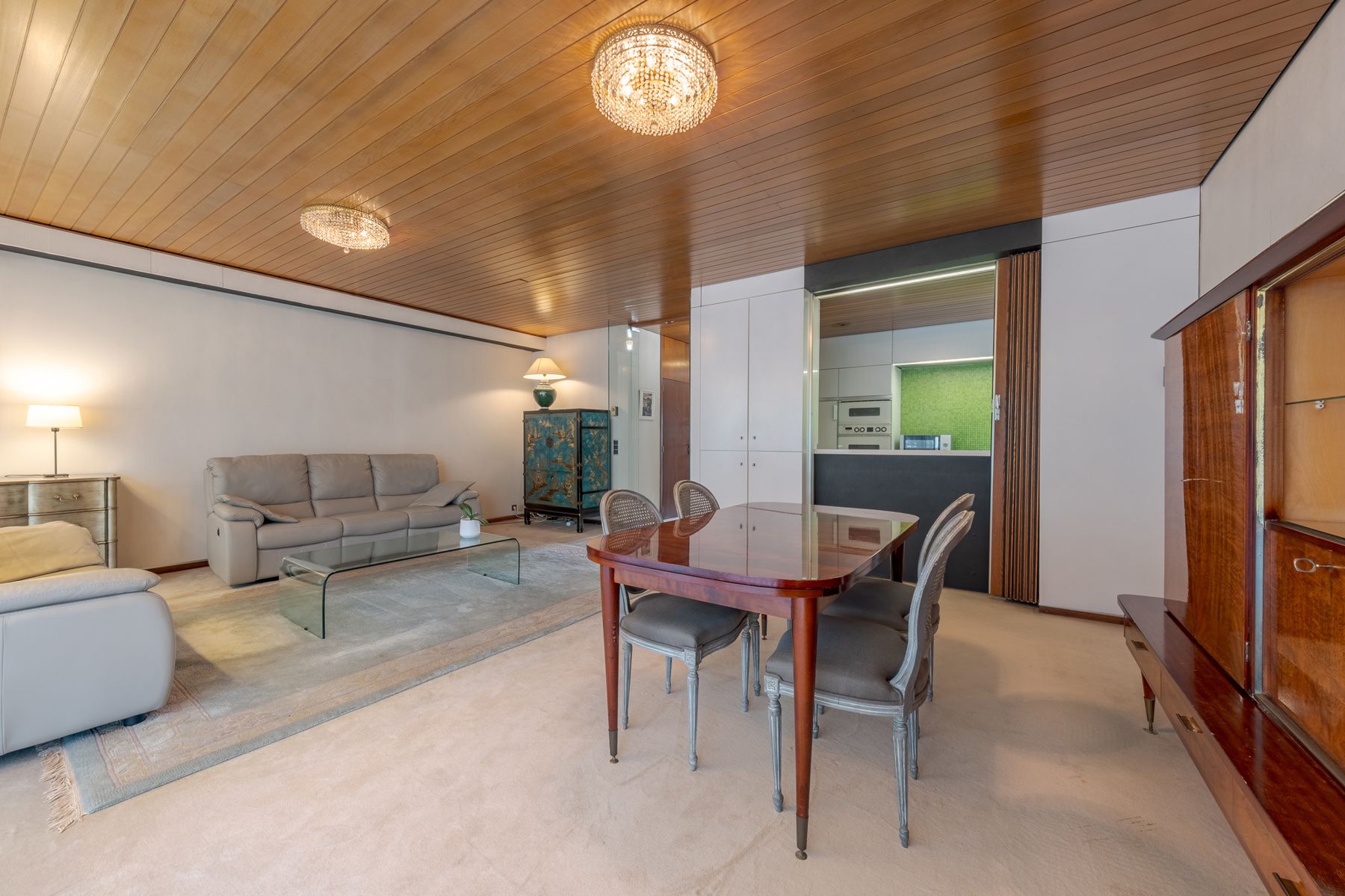 Leuk en ruim appartement met potentieel  foto 5