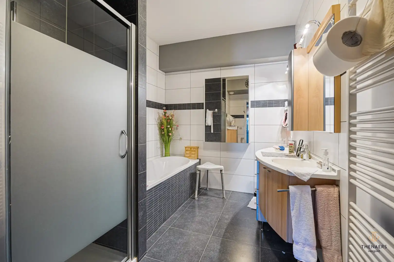 Zeer ruim appartement met 3 slaapkamers & 1 autostaanplaats op toplocatie. foto 20