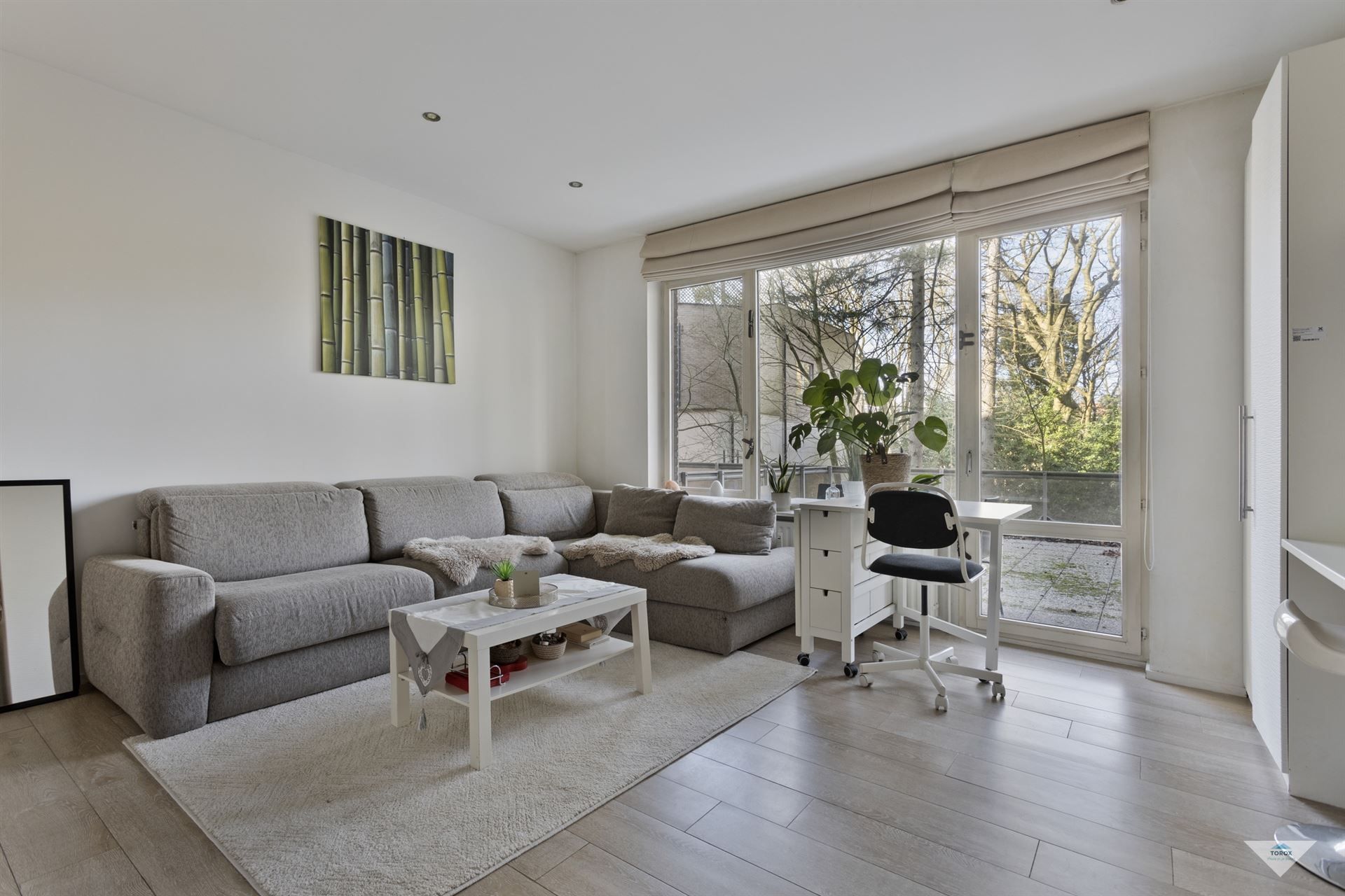 Aangename studio met groot terras en groen uitzicht foto {{pictureIndex}}