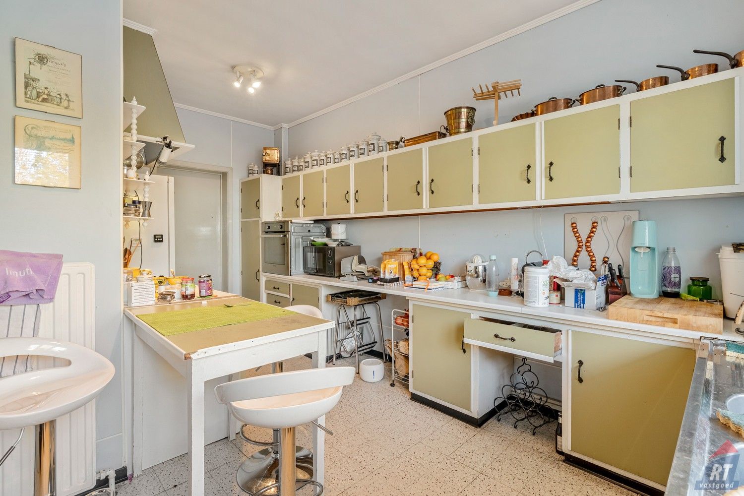 Ruime halfopen woning met potentieel, gunstig gelegen nabij centrum Sint-Truiden foto 2