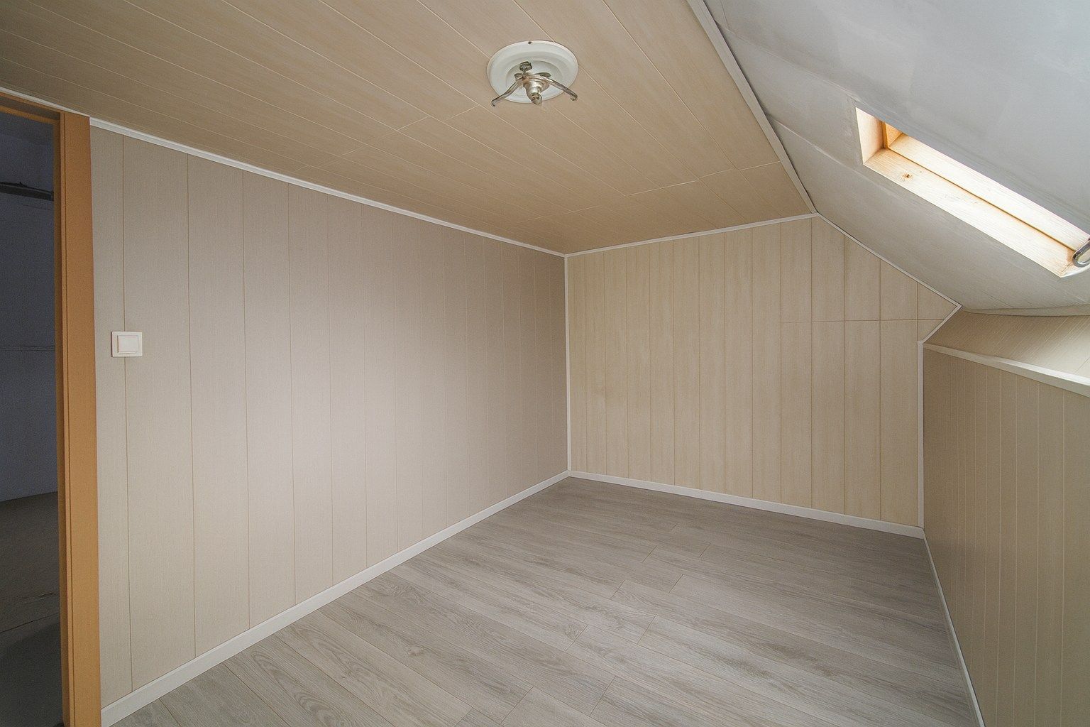 Te koop: Charmante centraal gelegen stadswoning met vijf slaapkamers in hartje Sint-Niklaas! foto 14