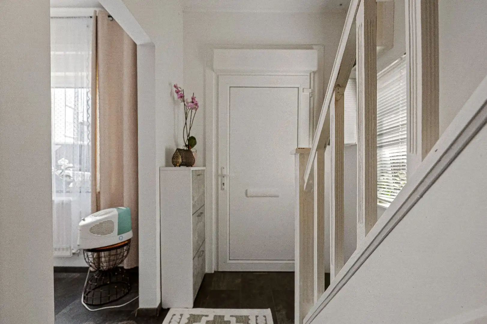 Instapklare gezinswoning met 4 slpks en ruime zuidwestgerichte tuin foto 6