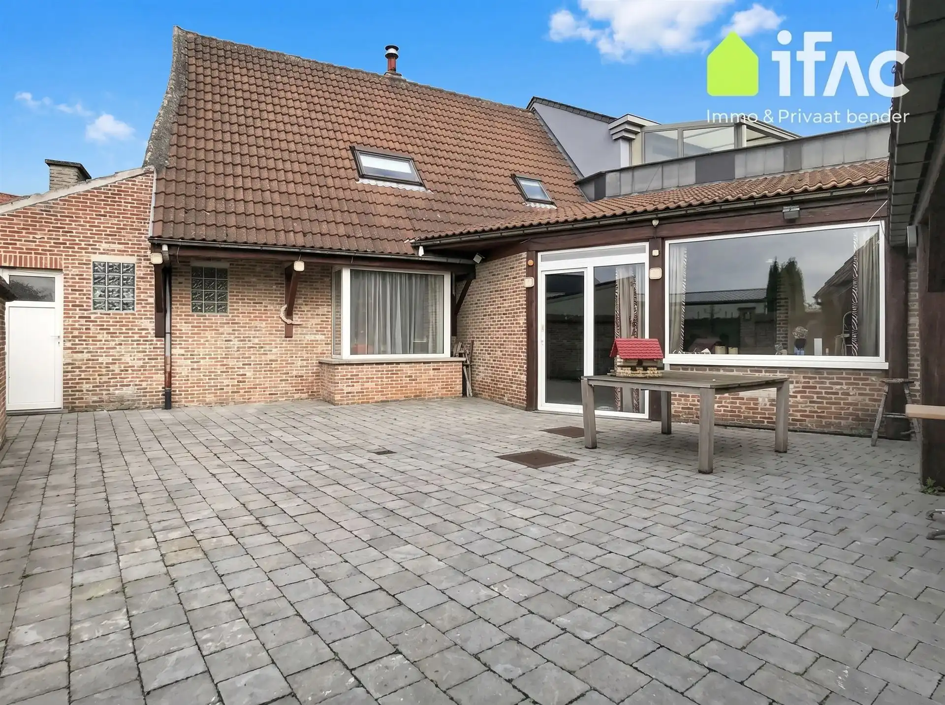 Handelspand met appartement, feestzaal en tuin foto 8