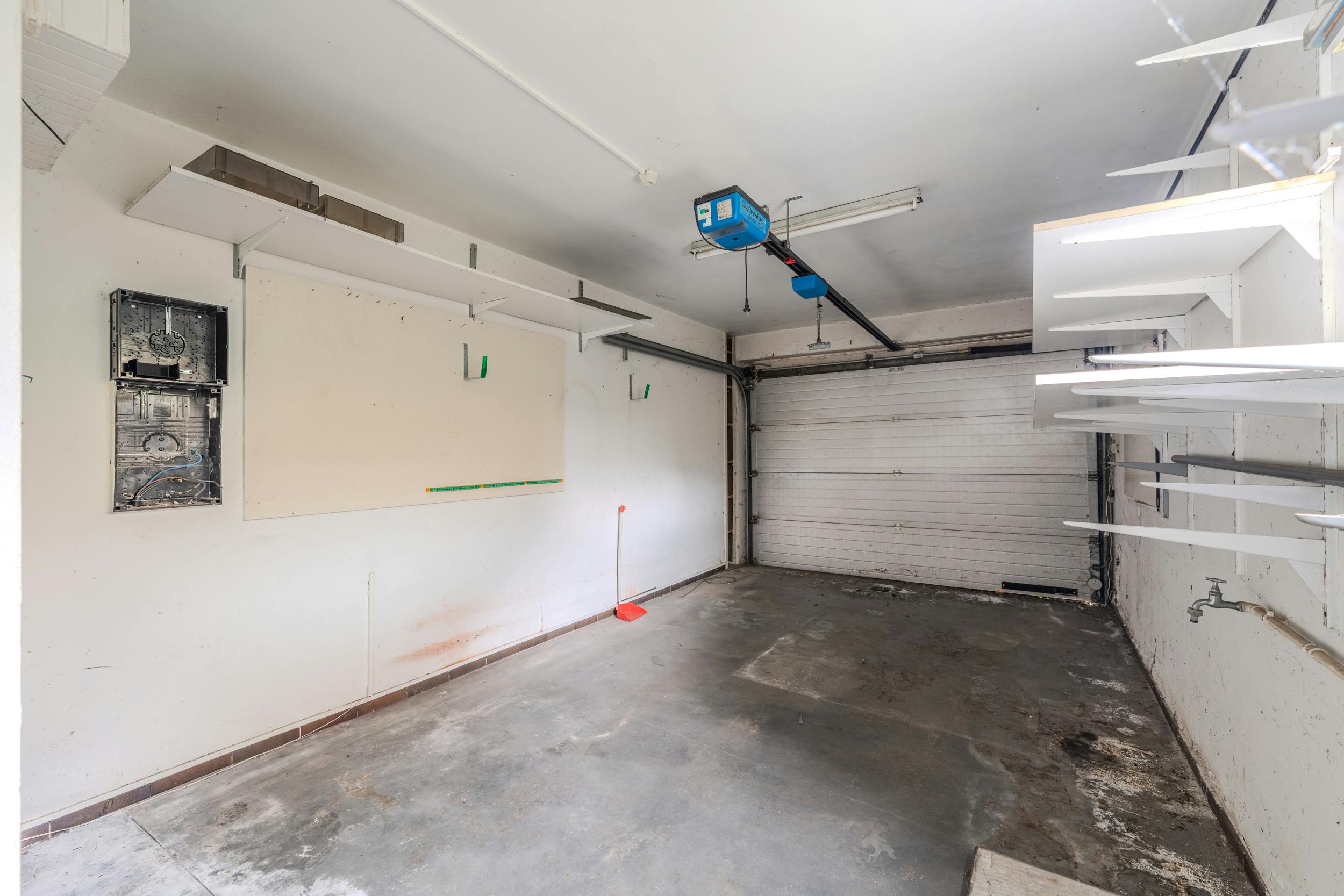 Te renoveren villa te Oostende foto 8