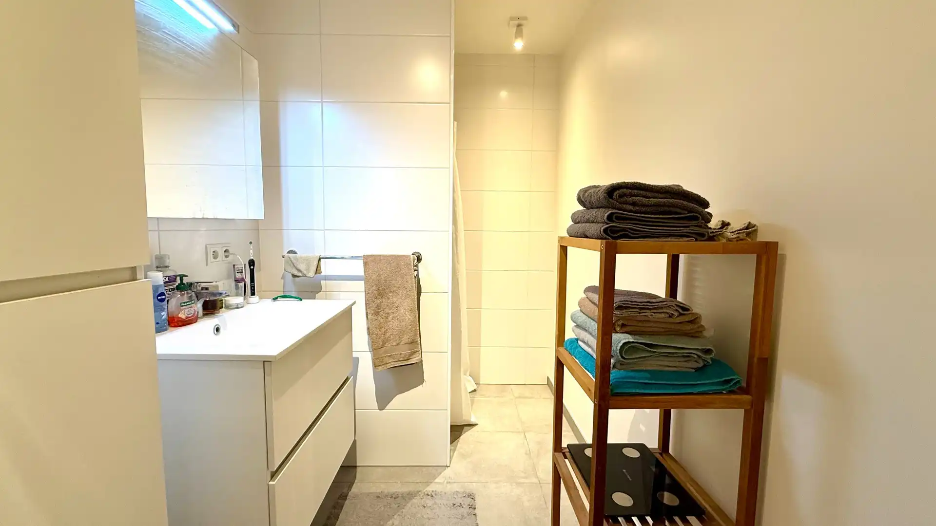 Instapklaar en verzorgd appartement met 2 slaapkamers, terras en garage foto 10