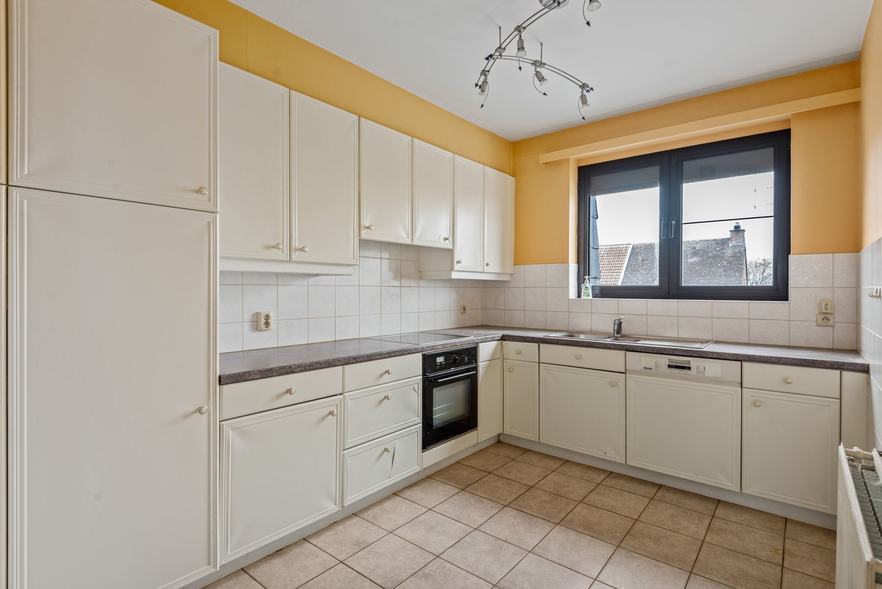 Hoekappartement met garagebox op wandelafstand van centrum foto 6