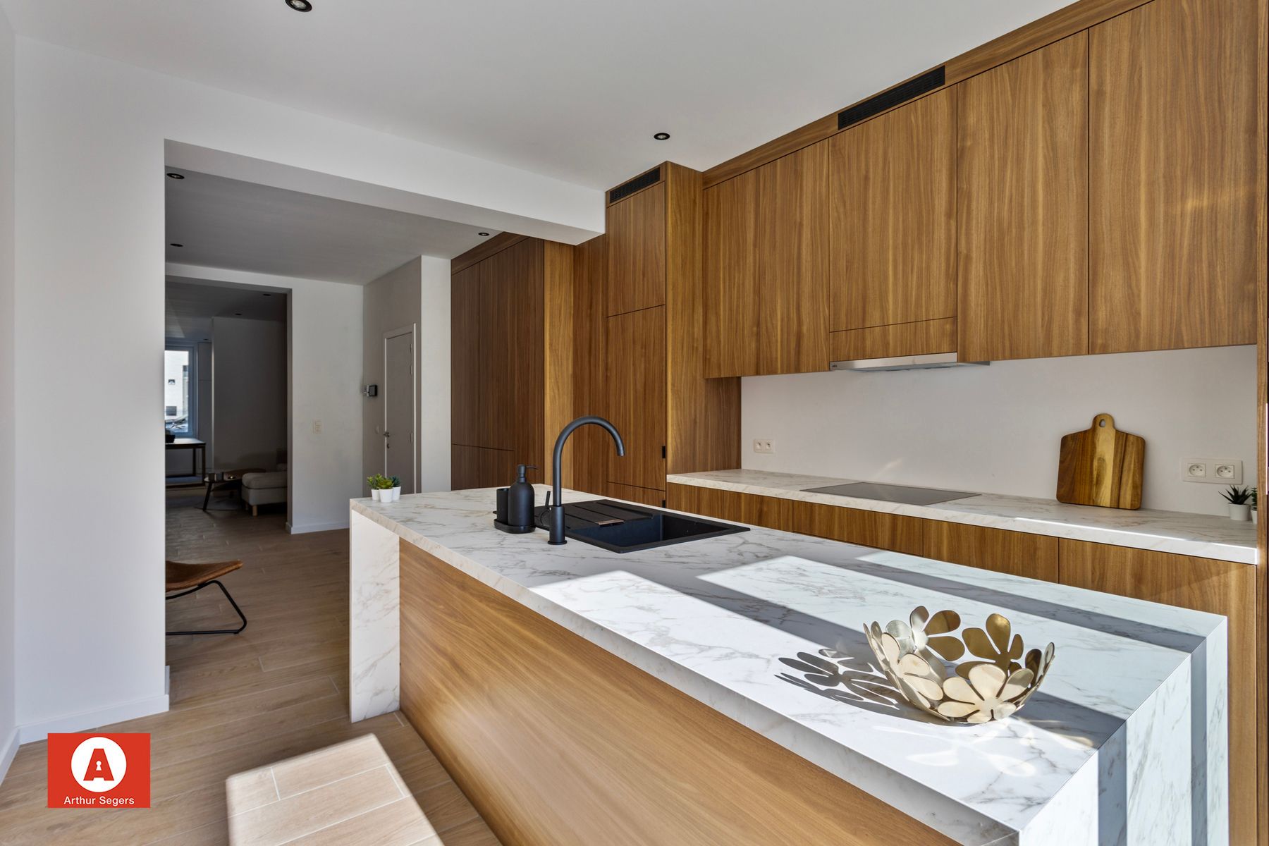 !!! IN OPTIE !!! Totaal gerenoveerde woning met A-label foto 15