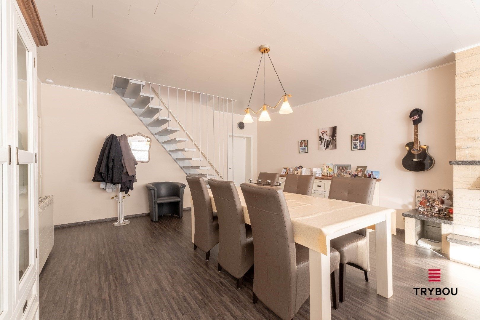 Kwalitatieve karakterwoning met ruime garage, pal in het centrum van Houthulst foto 7