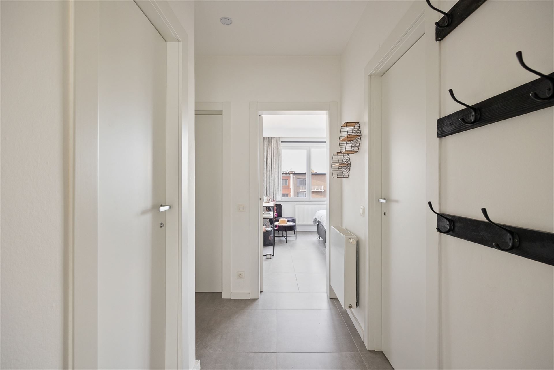 Instapklaar Appartement met 2 Slaapkamers, Terras en Garage foto 9