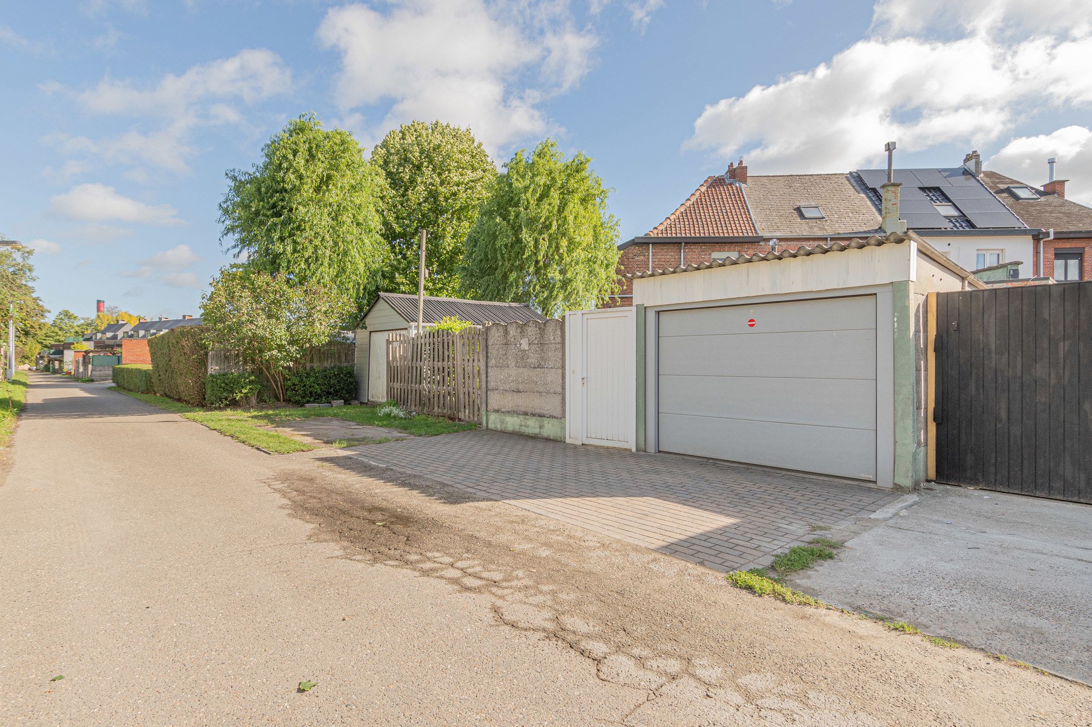 Knusse te renoveren woning met garage foto 20