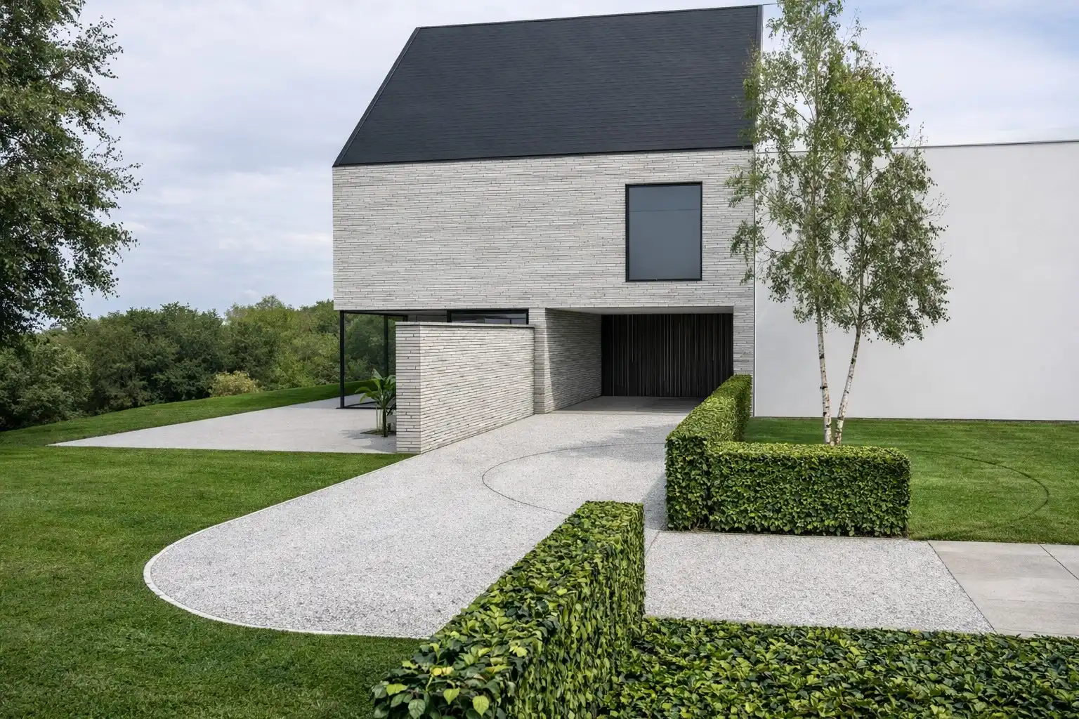 Mooie bouwgrond voor halfopen bebouwing van circa 6,5 are nabij Zonhoven-centrum! foto {{pictureIndex}}