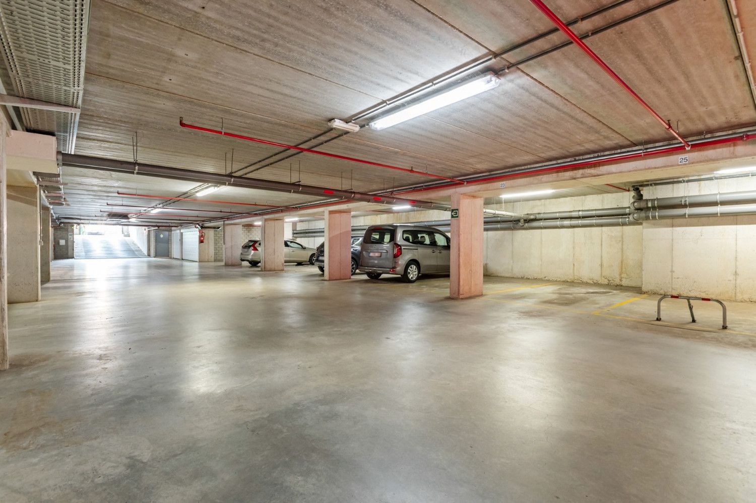 RUIM APP. IN PARKDOMEIN MET 3 SLK, 2 BADK. EN TERRAS! foto 20