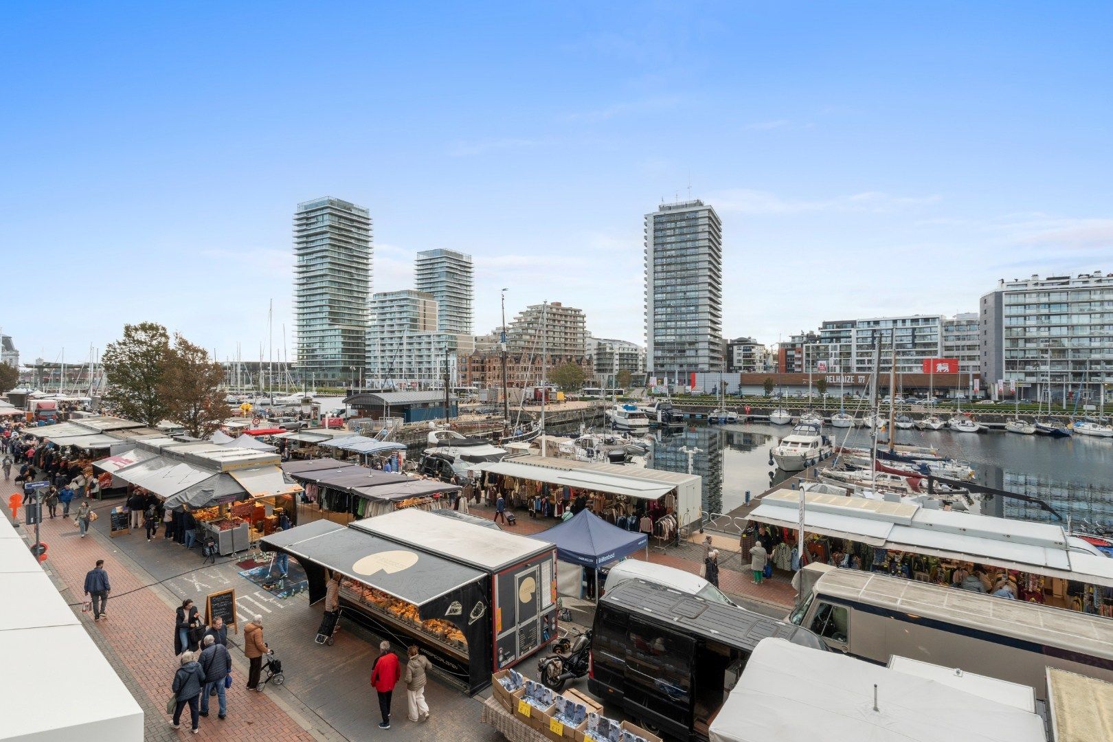 Exclusief gerenoveerd appartement te huur aan de Vindictivelaan in Oostende – met uniek zicht op de Mercator en jachthaven foto 2