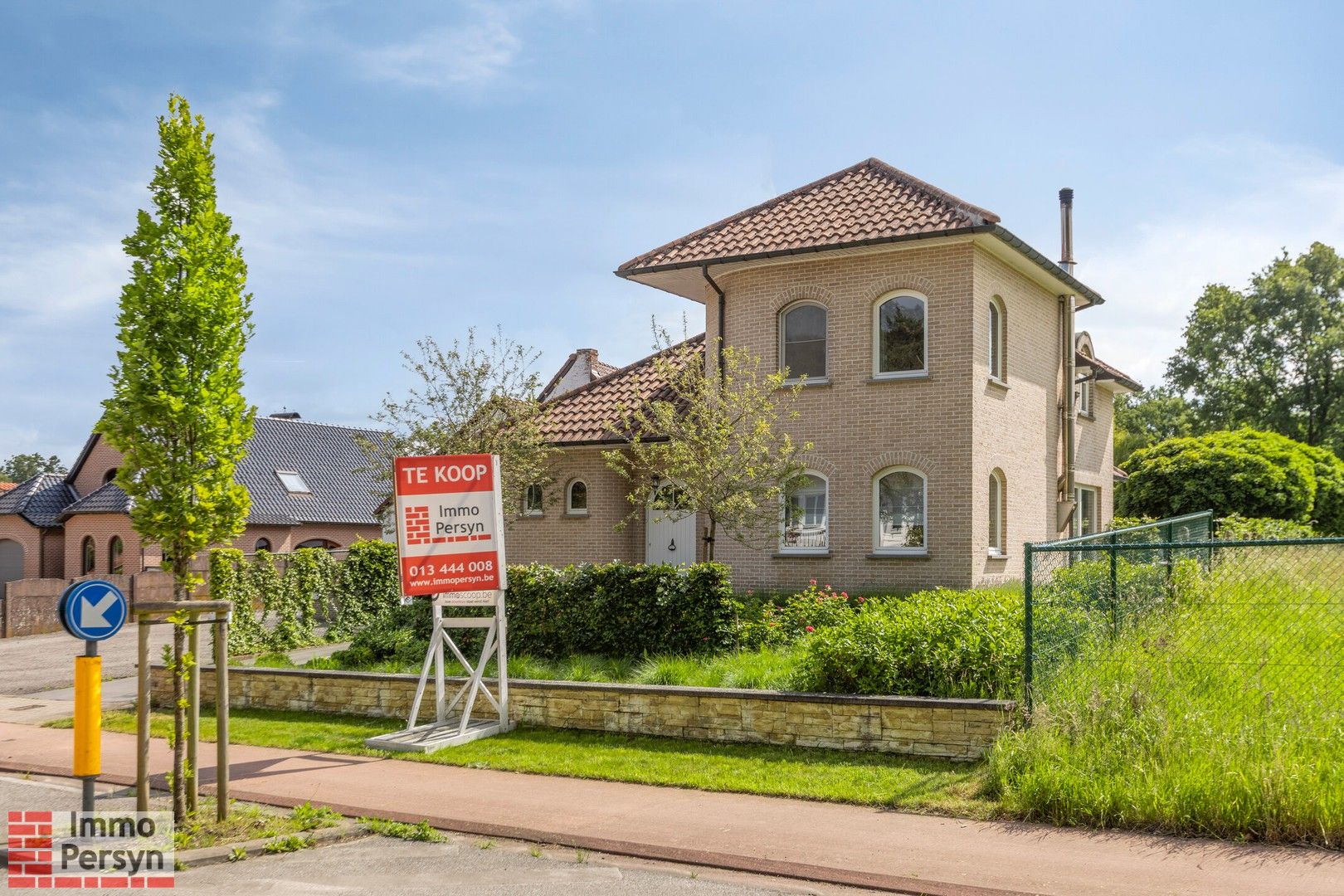 Charmante Spaanse villa met grote tuin en ondergrondse garage foto 32