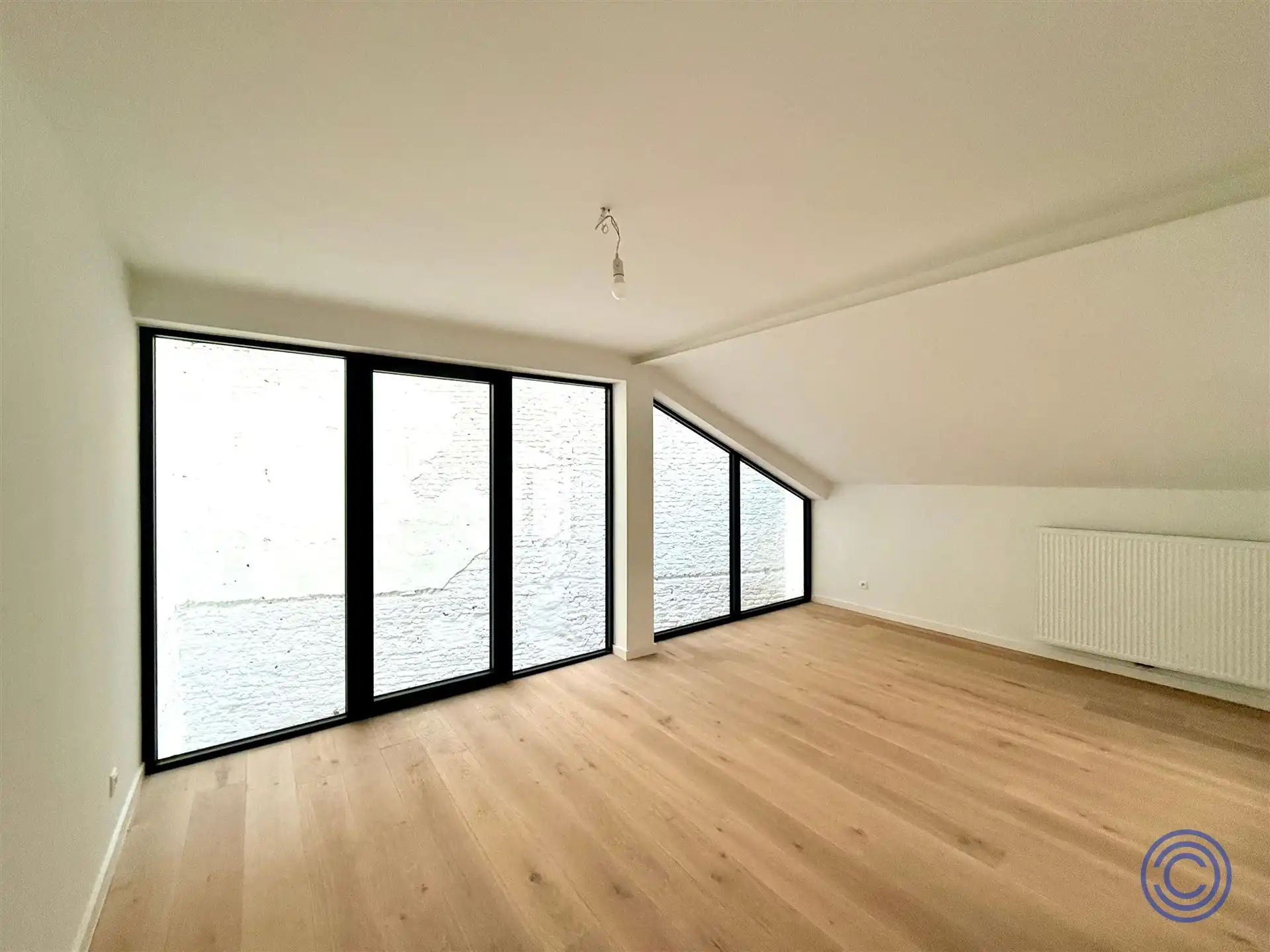 Prestigieus opbrengstgebouw aan Marnixplaats met potentieel rendement van 5%! foto 7