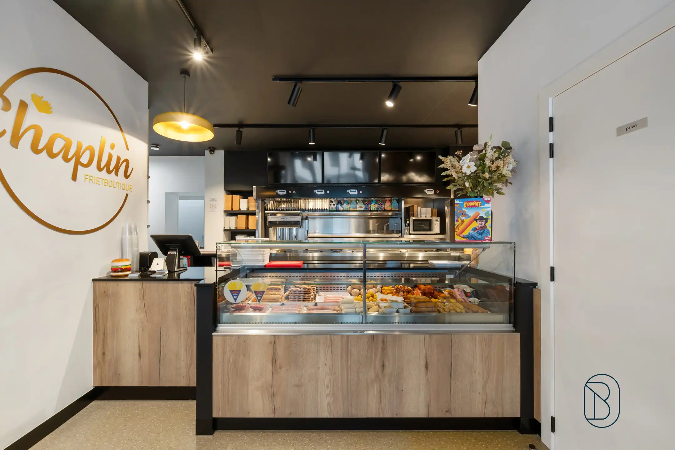 Topgelegen frituur en instapklaar duplex appartement foto 9