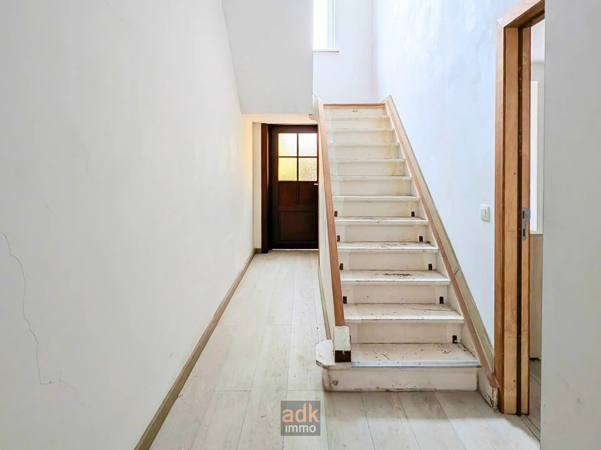 Herenhuis te koop met zuidwest gerichte tuin en parkeerplaats. Vernieuwd dak, nieuwe elektriciteit & nieuwe aardgas-CV foto 17