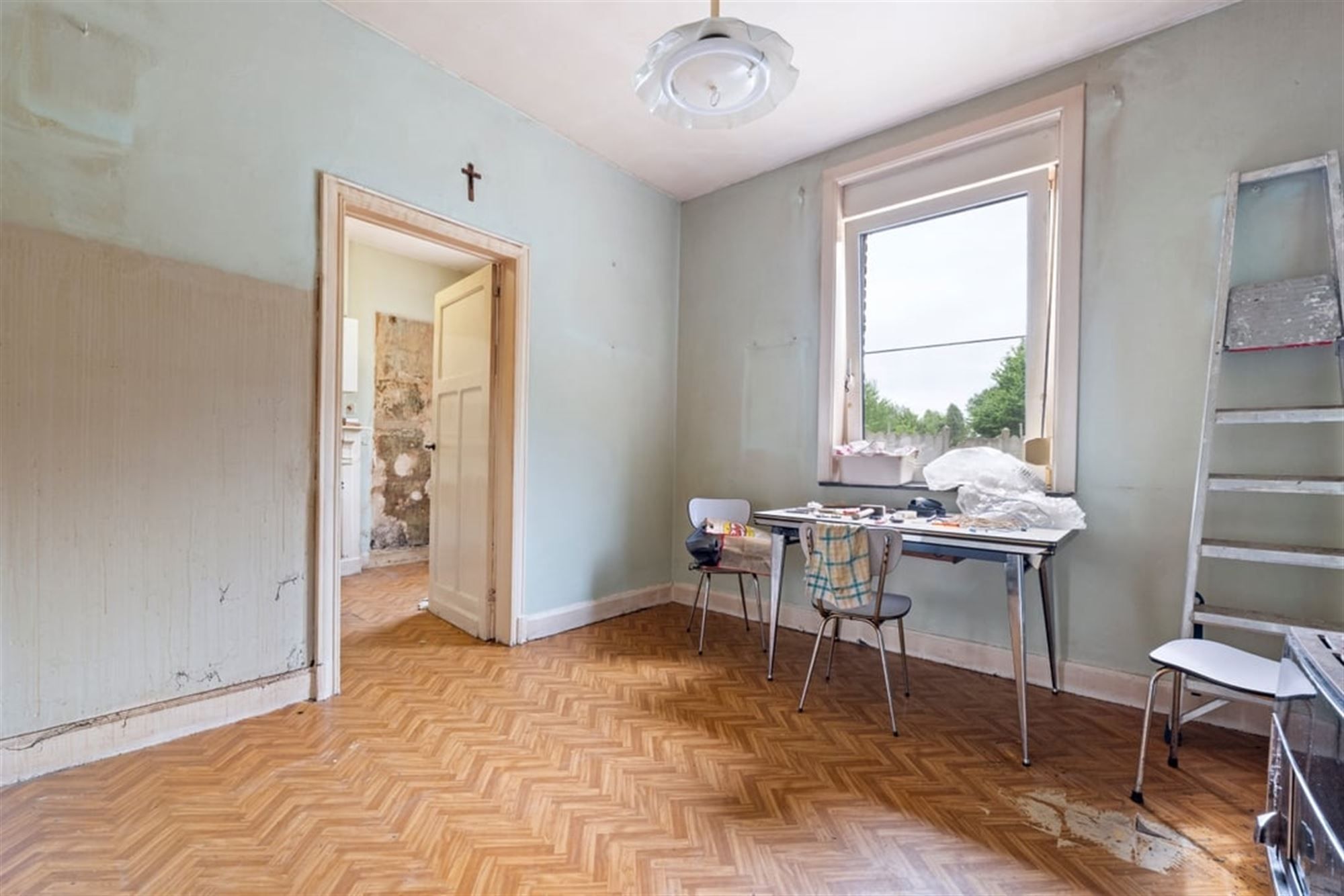 TE RENOVEREN GEZINSWONING MET LOODS IN HET LANDELIJKE GINGELOM  foto 14