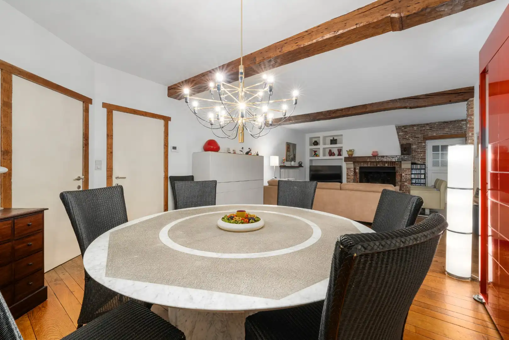 Unieke woning met handelsruimte, kantoor, 7 slpks & 200 m² atelier/magazijn – ideaal voor vrije beroepers foto 11