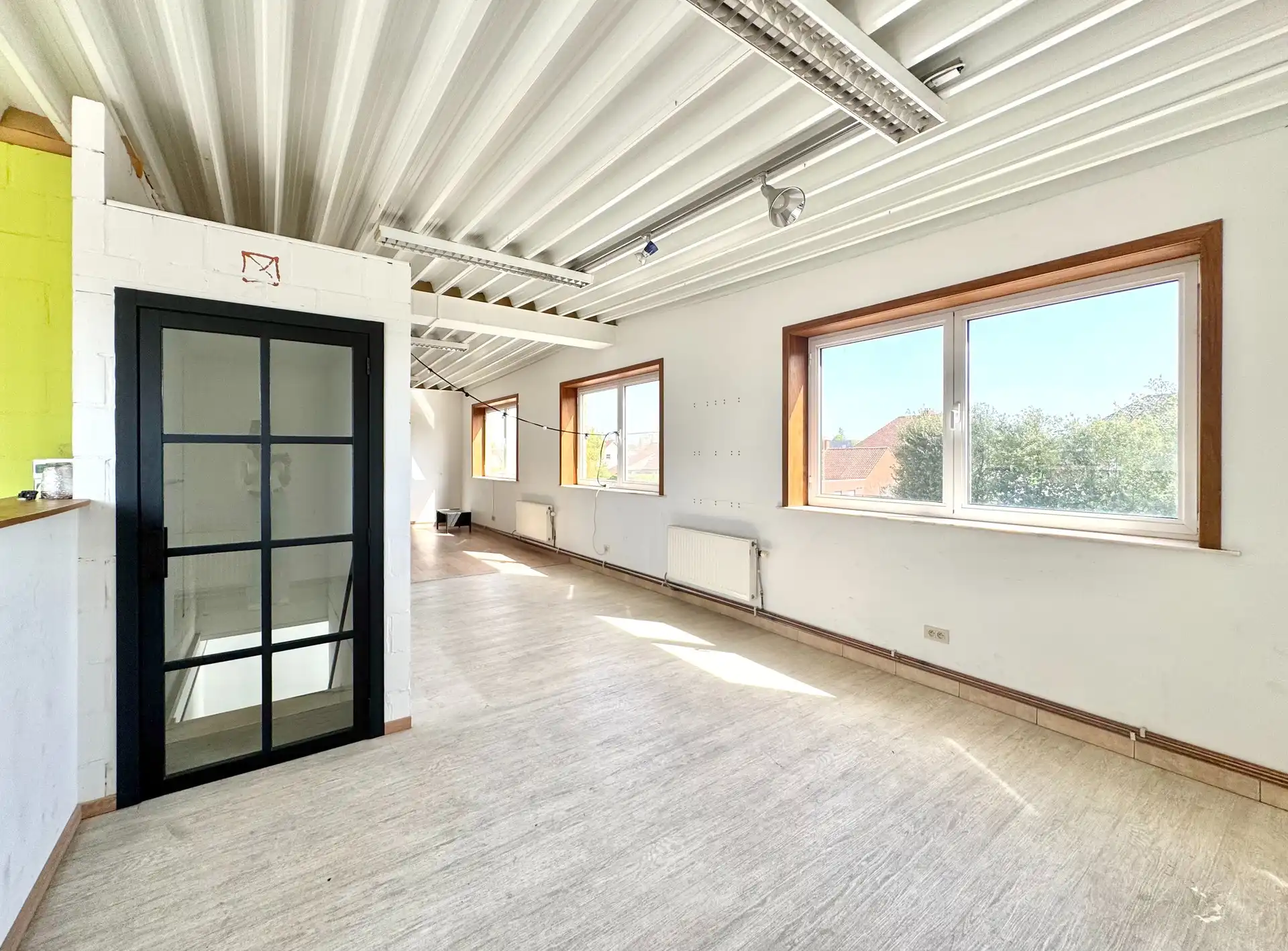 MAGAZIJNEN - BEDRIJFSGEBOUWEN OP EN MET GROND | 3.941 M² foto 16
